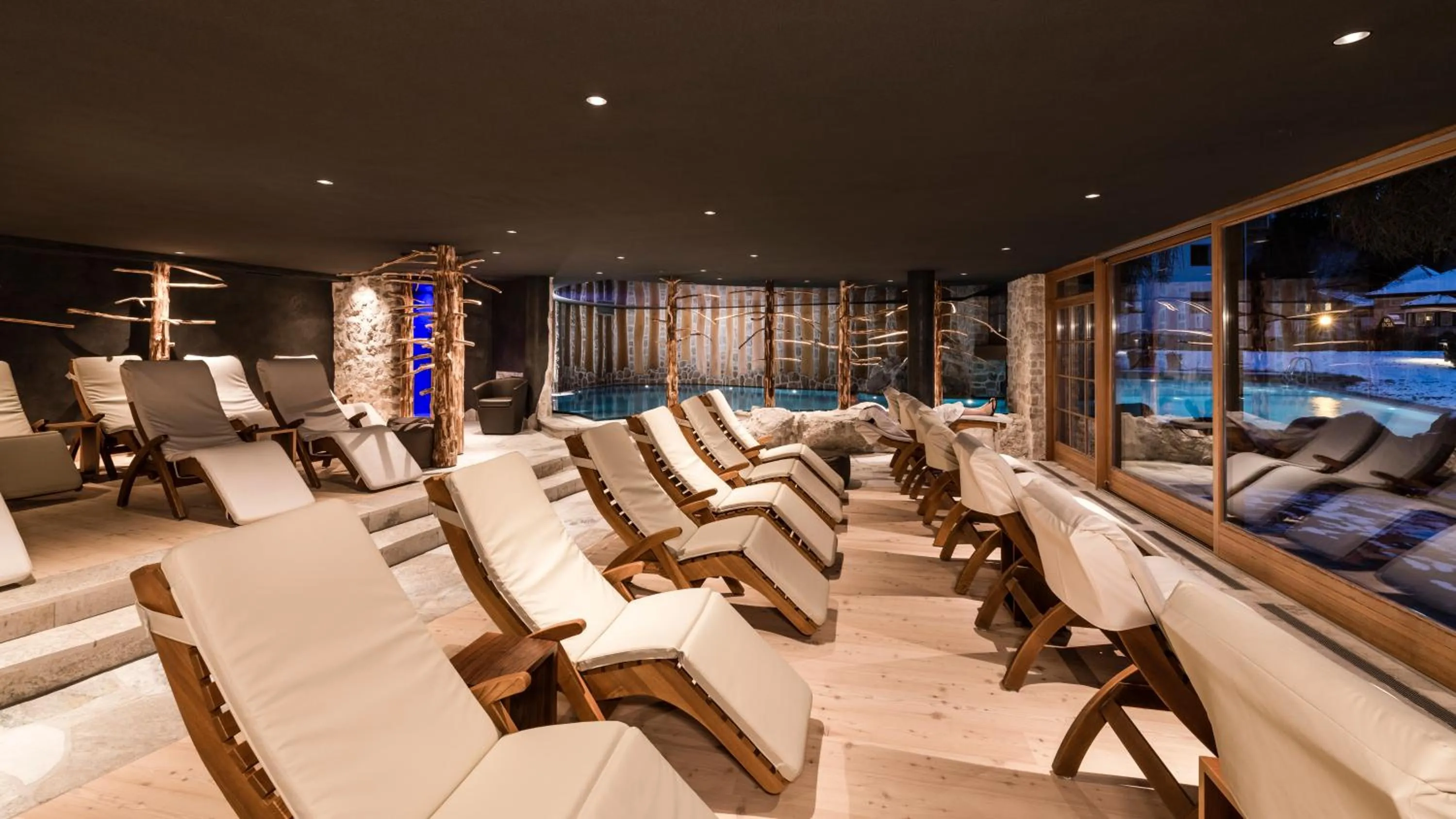 Swimming pool in Hotel Angelo Engel