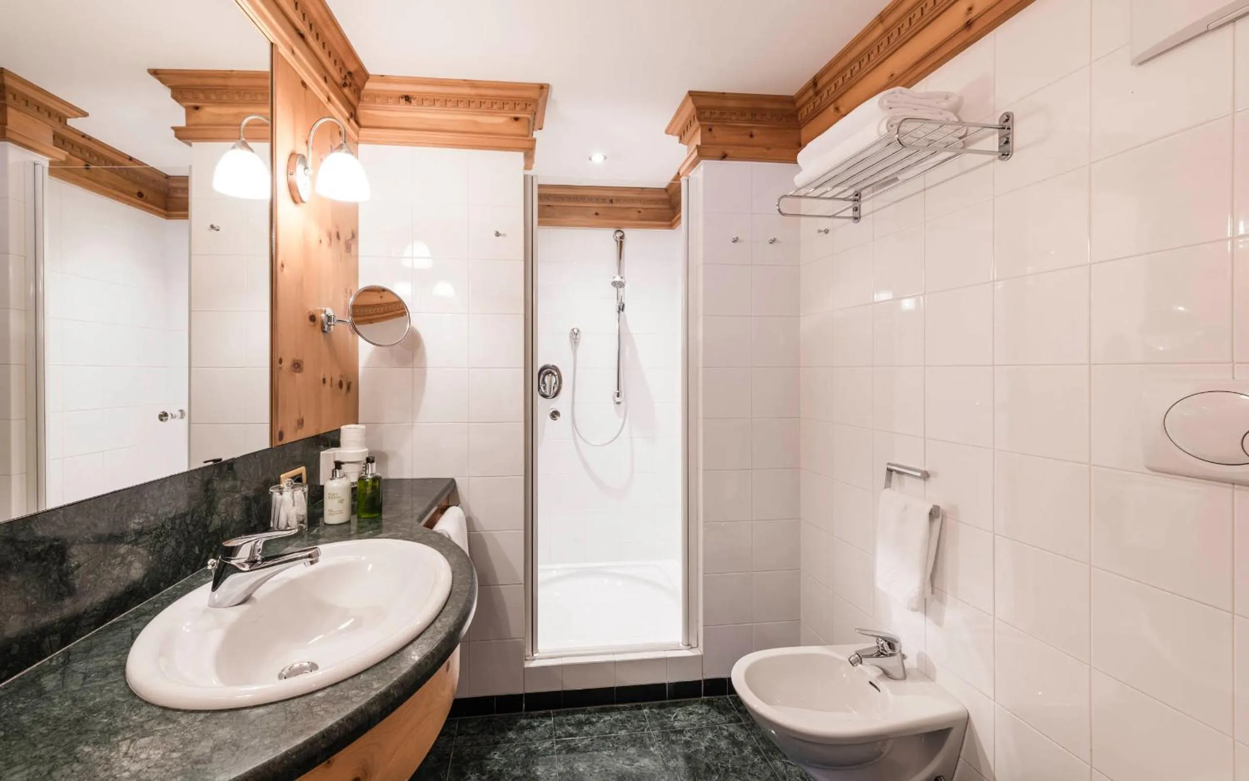 Bathroom in Hotel Angelo Engel