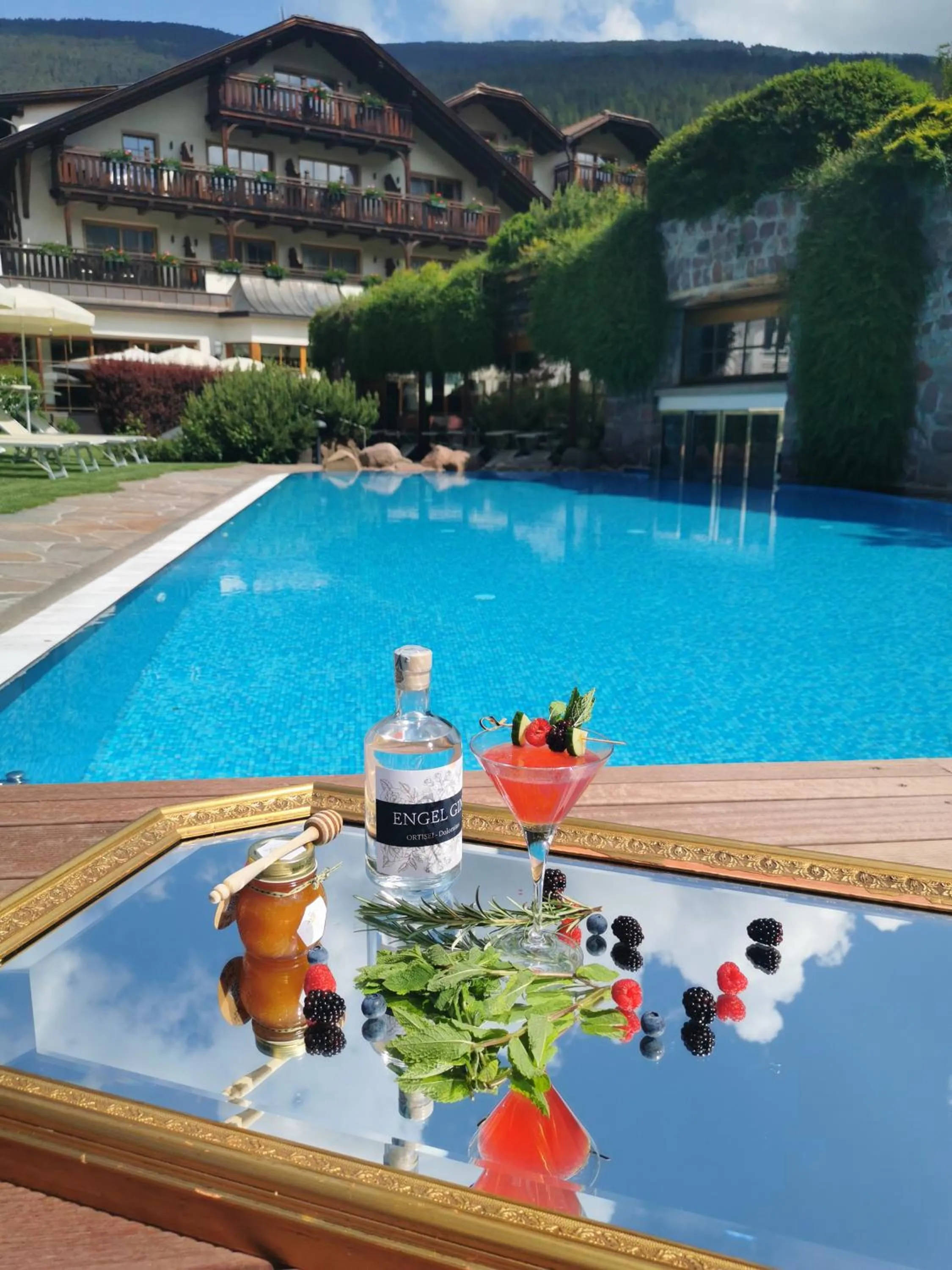 Pool view in Hotel Angelo Engel