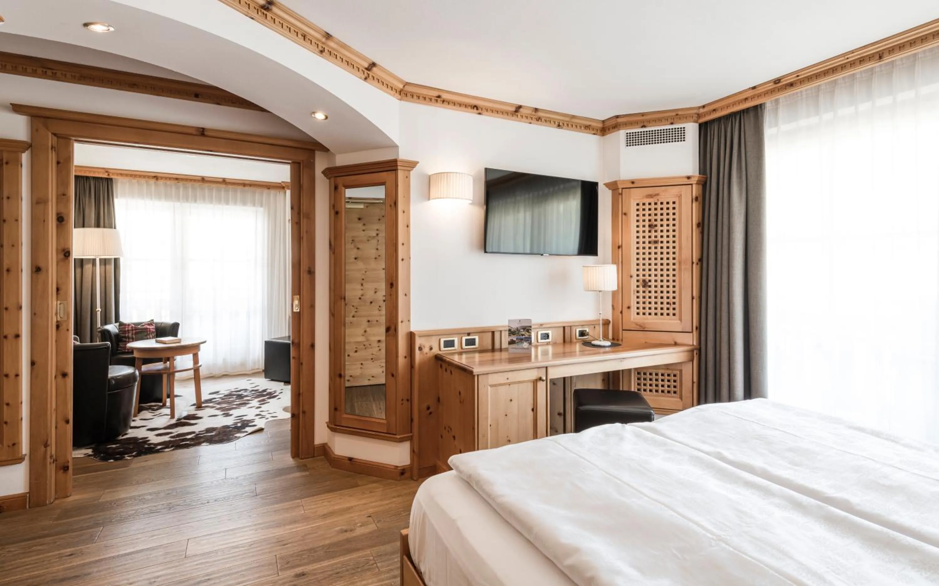 Living room, Bed in Hotel Angelo Engel