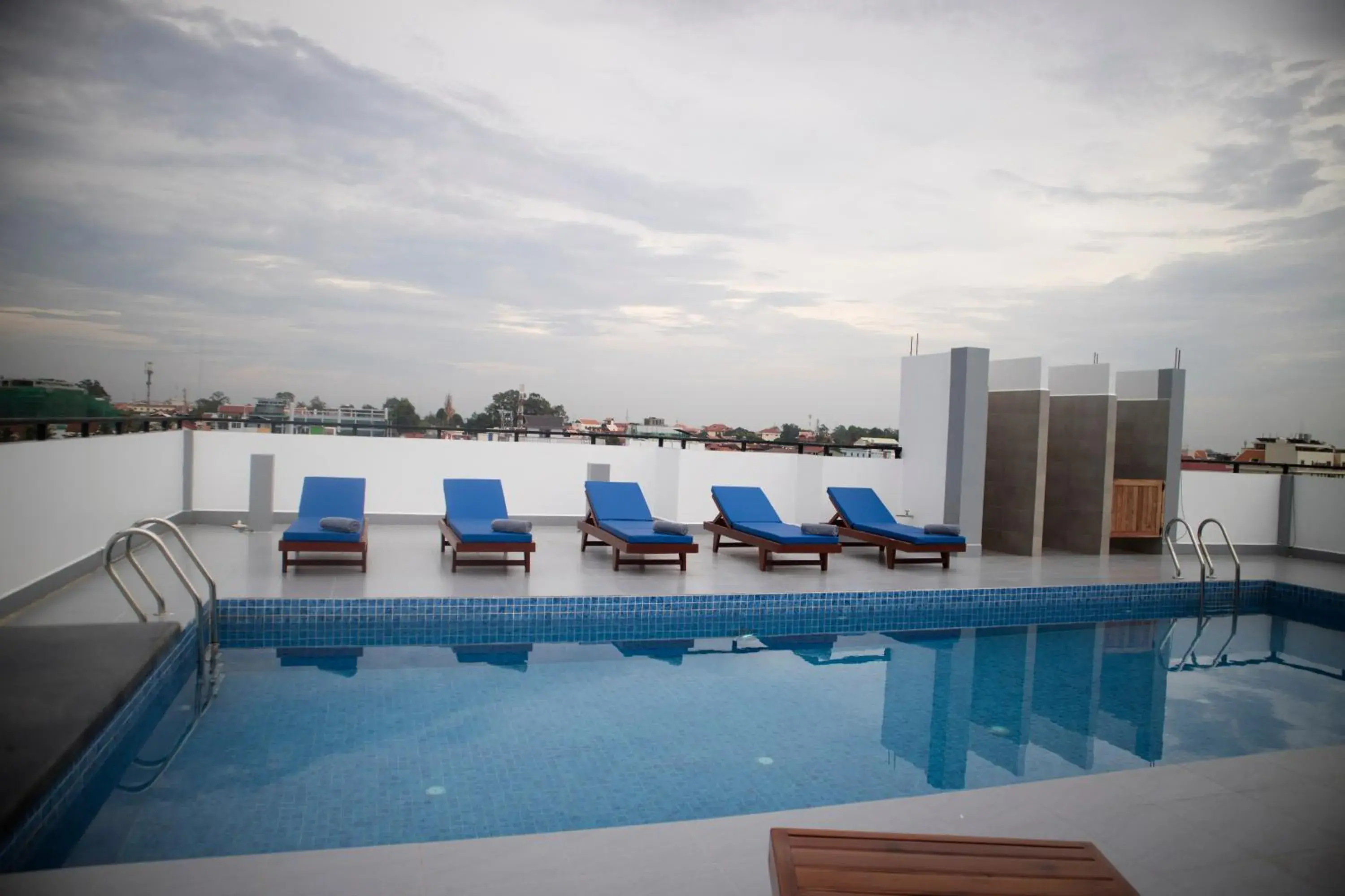 Restaurant/places to eat, Swimming Pool in Angkor City View Hotel