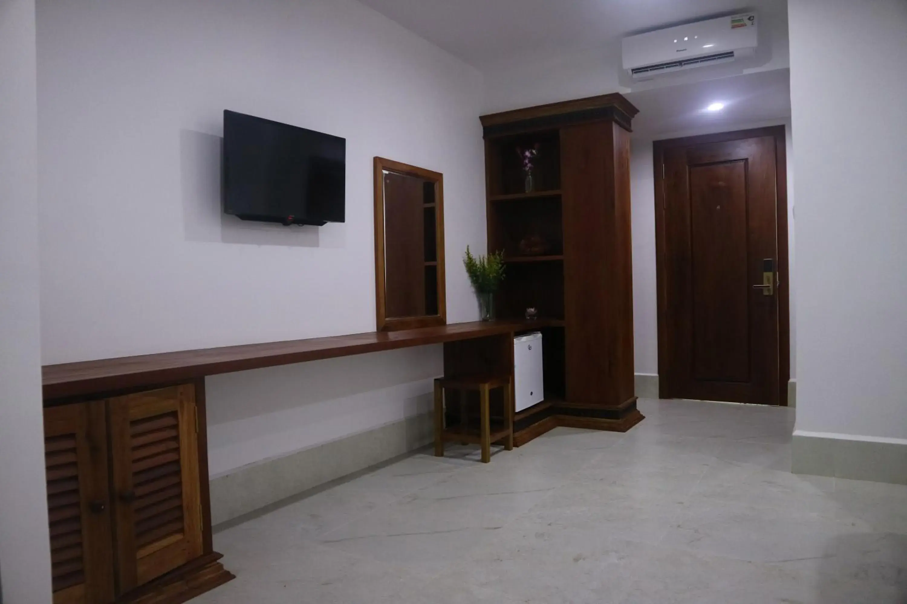 TV and multimedia, TV/Entertainment Center in Angkor City View Hotel