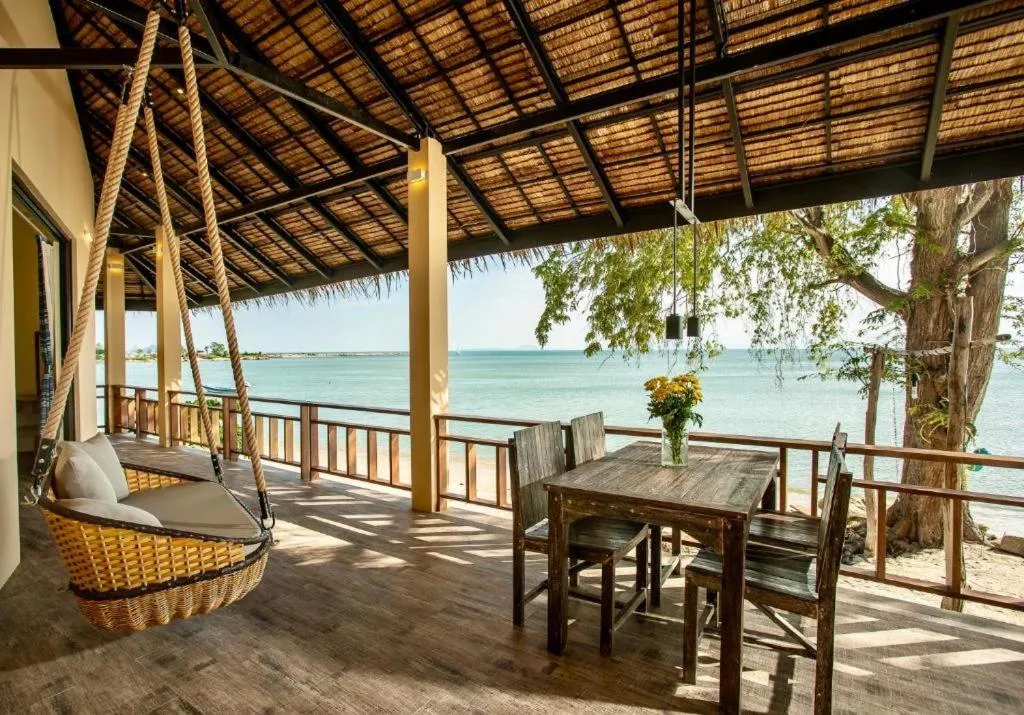 Balcony/Terrace in Absolute Beachfront Resort