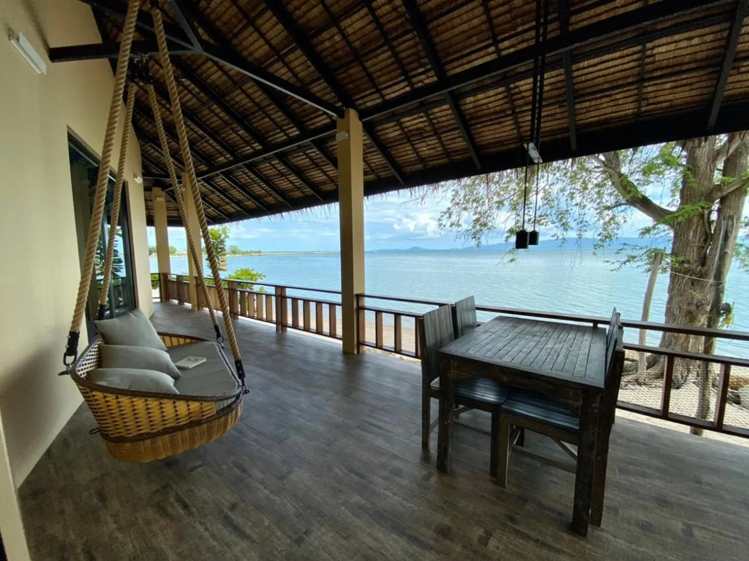 Seating area in Absolute Beachfront Resort