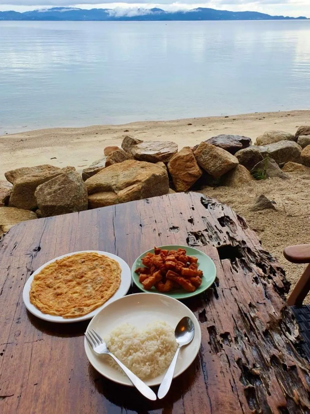 Food in Absolute Beachfront Resort
