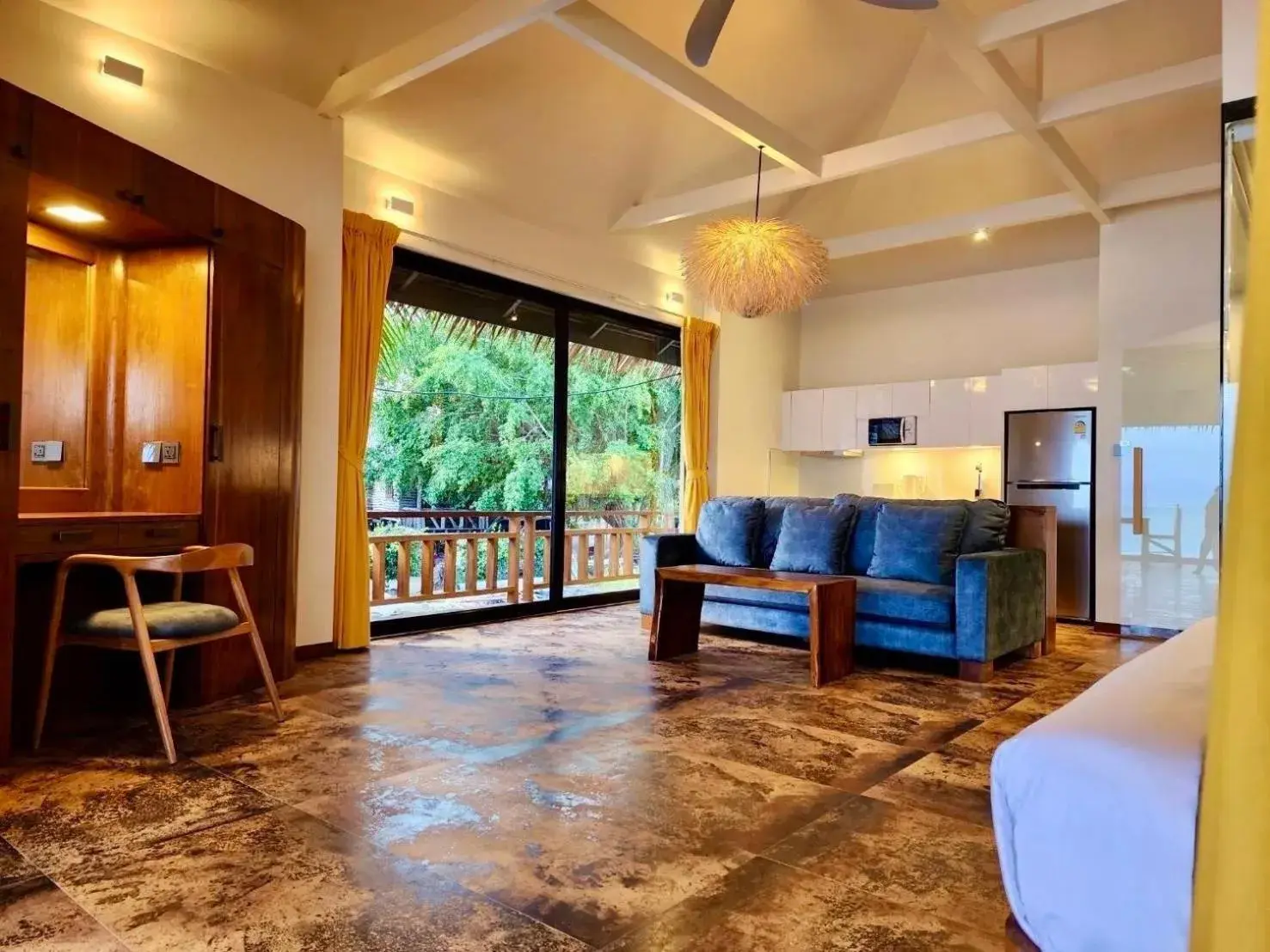 Living room in Absolute Beachfront Resort Living room in Absolute Beachfront Resort