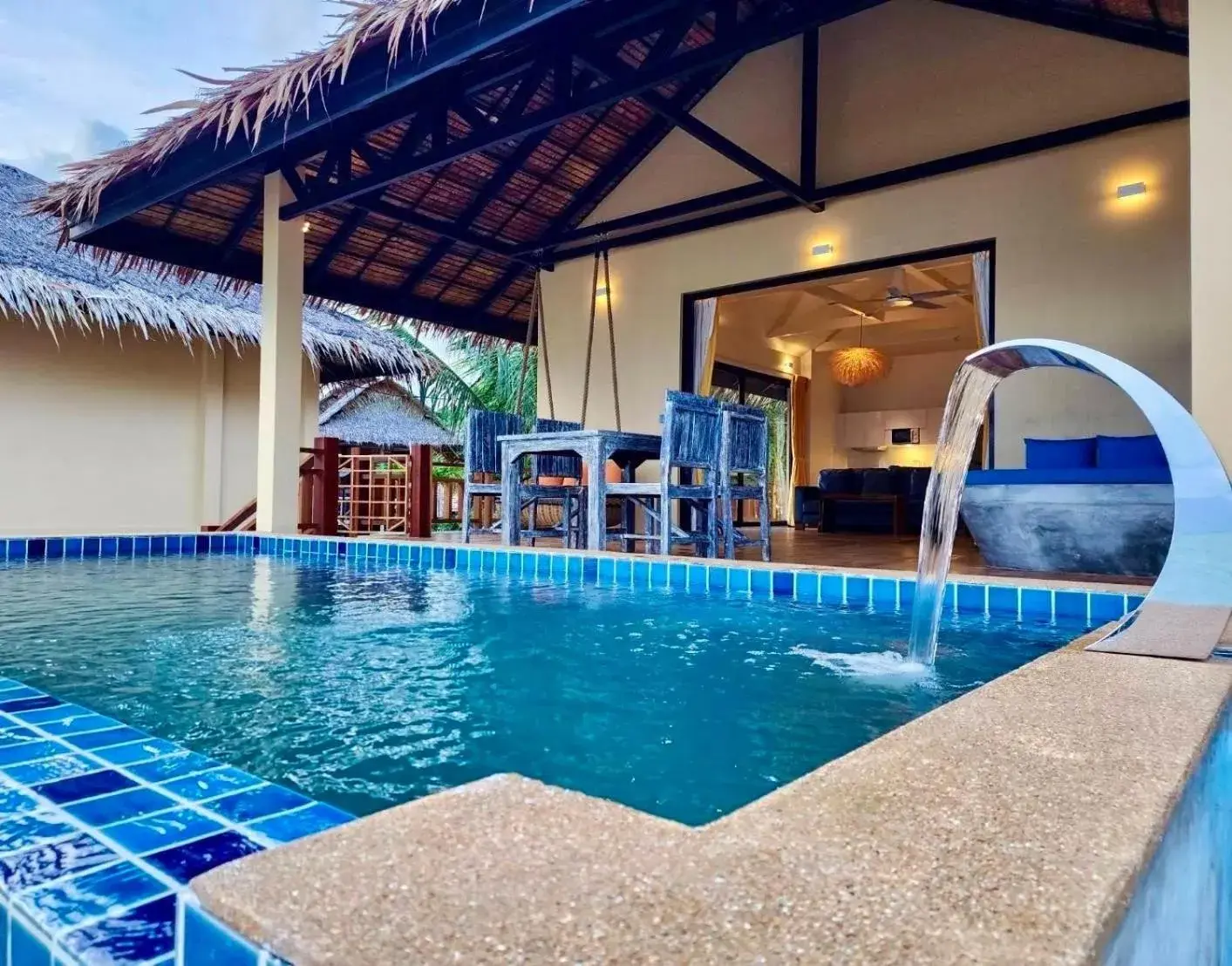 Swimming pool in Absolute Beachfront Resort Swimming pool in Absolute Beachfront Resort