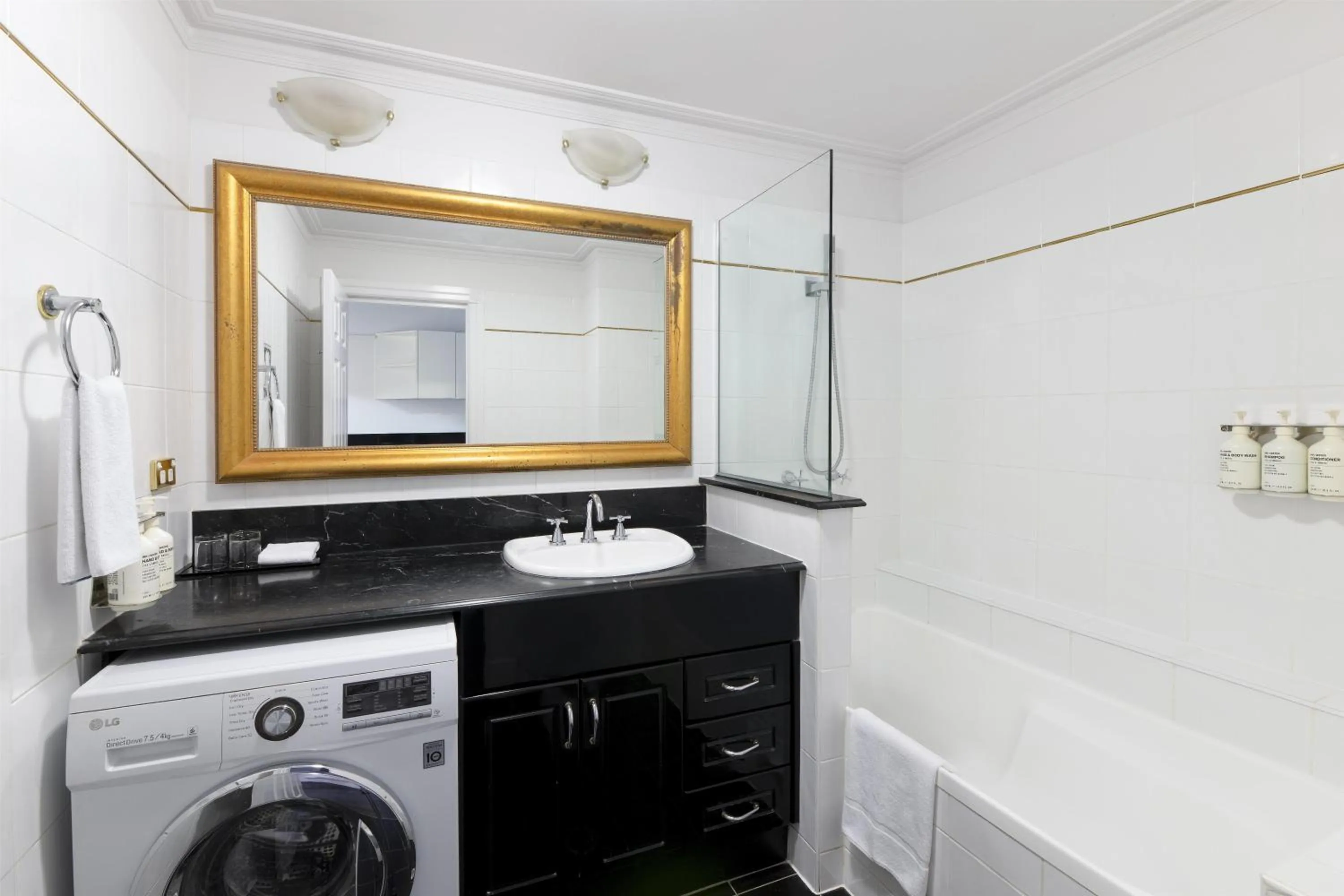 Bedroom in Adina Apartment Hotel Brisbane Anzac Square