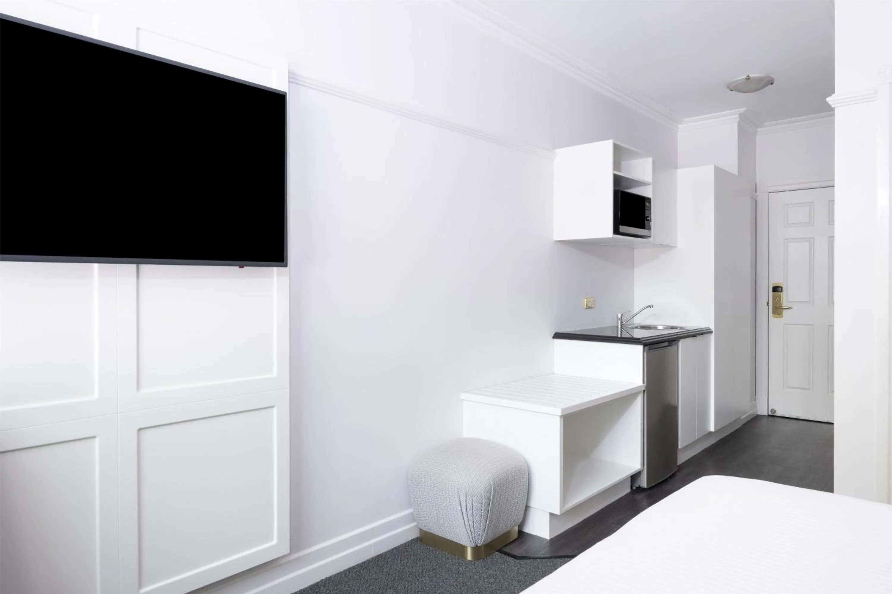 Bedroom, Bed in Adina Apartment Hotel Brisbane Anzac Square