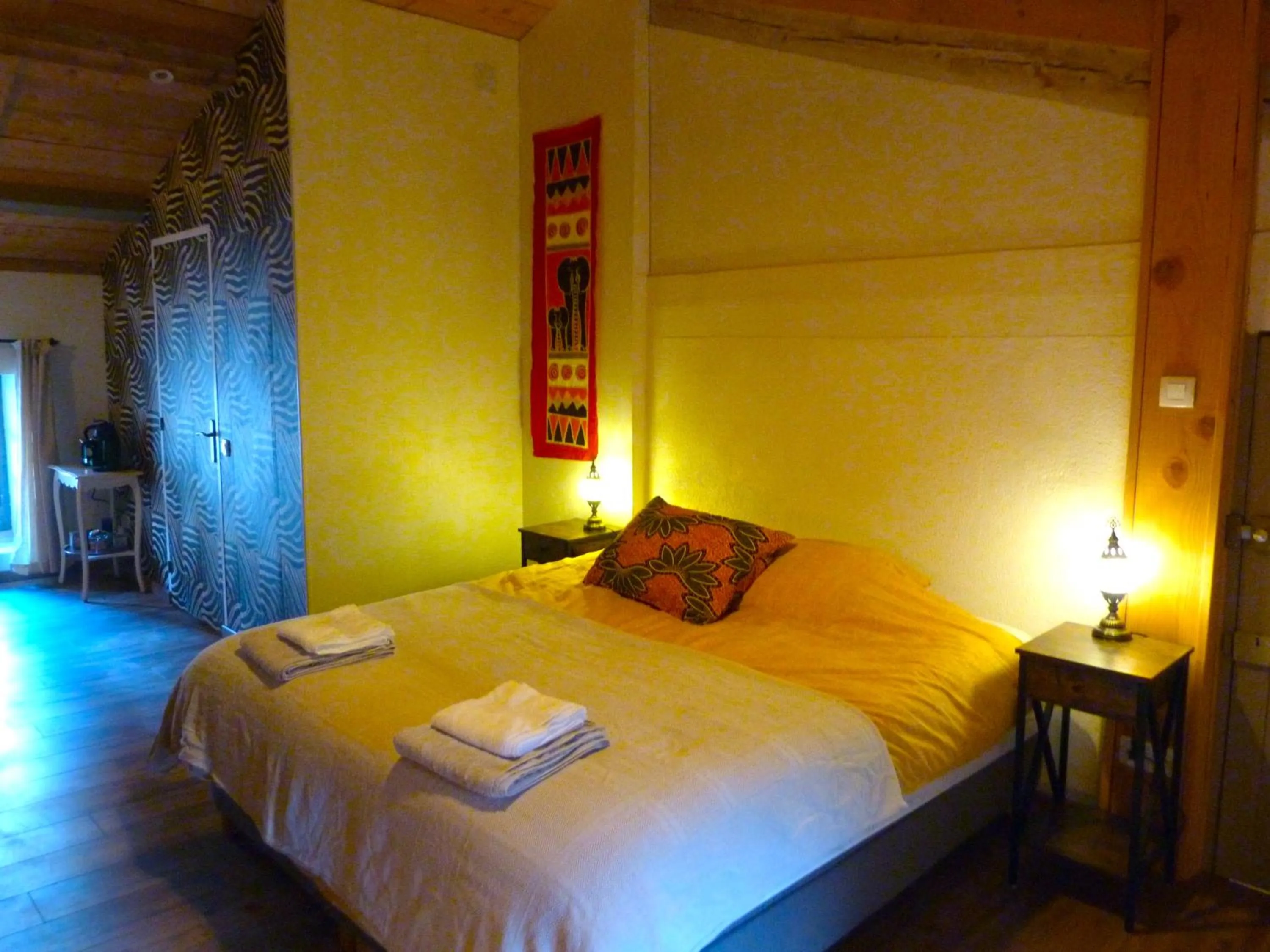 Property building, Bed in Chambres d'Hôtes La Fougeraie