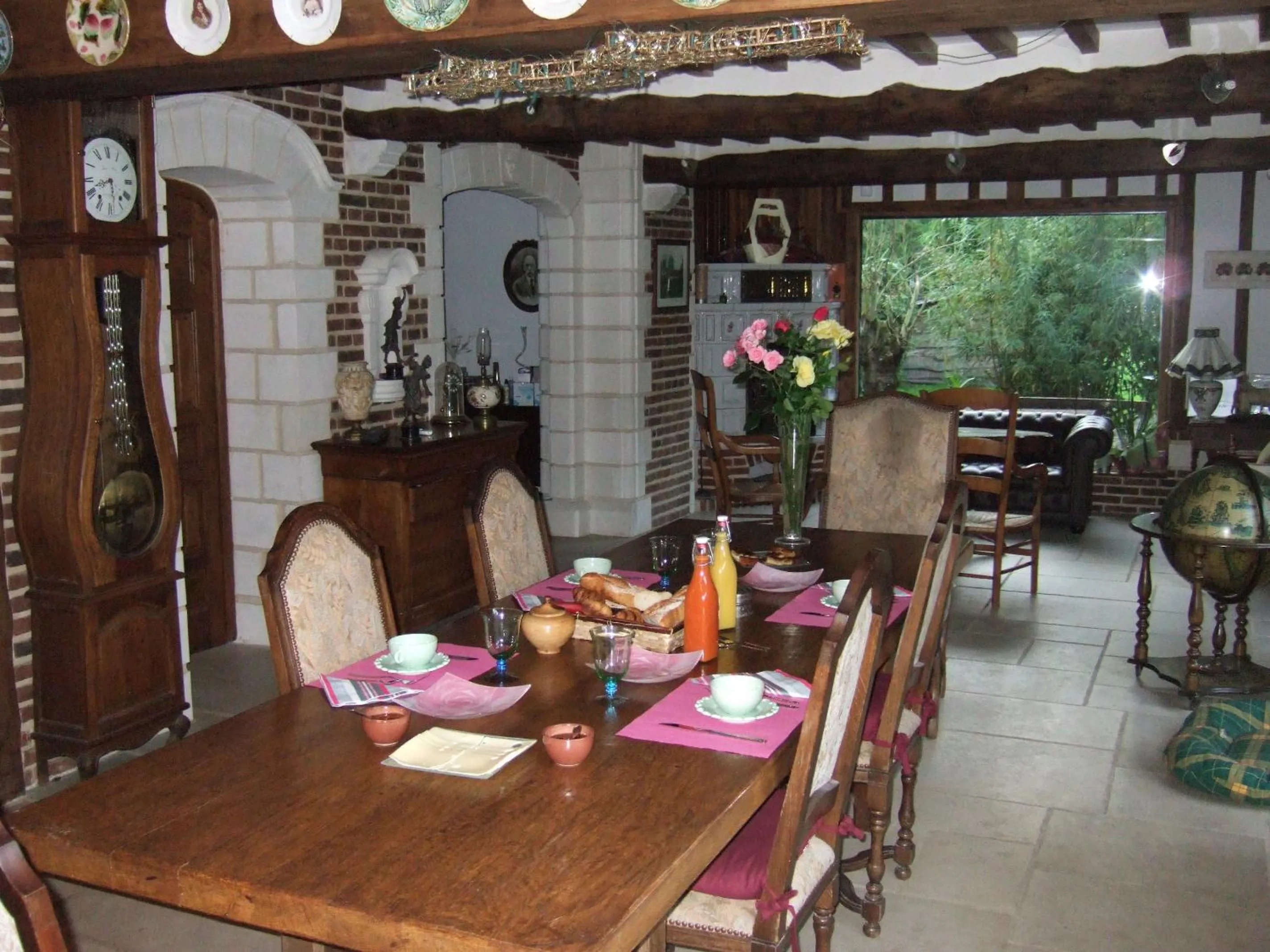 Restaurant/places to eat in La Maison de l'Epousée B&B