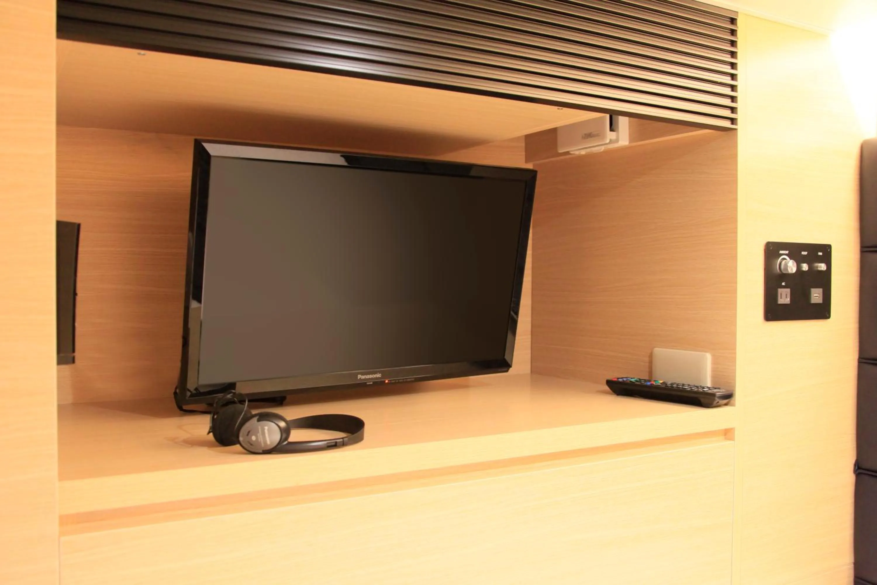 TV and multimedia in Tabist CapsuleHotel APODS Himeji Station