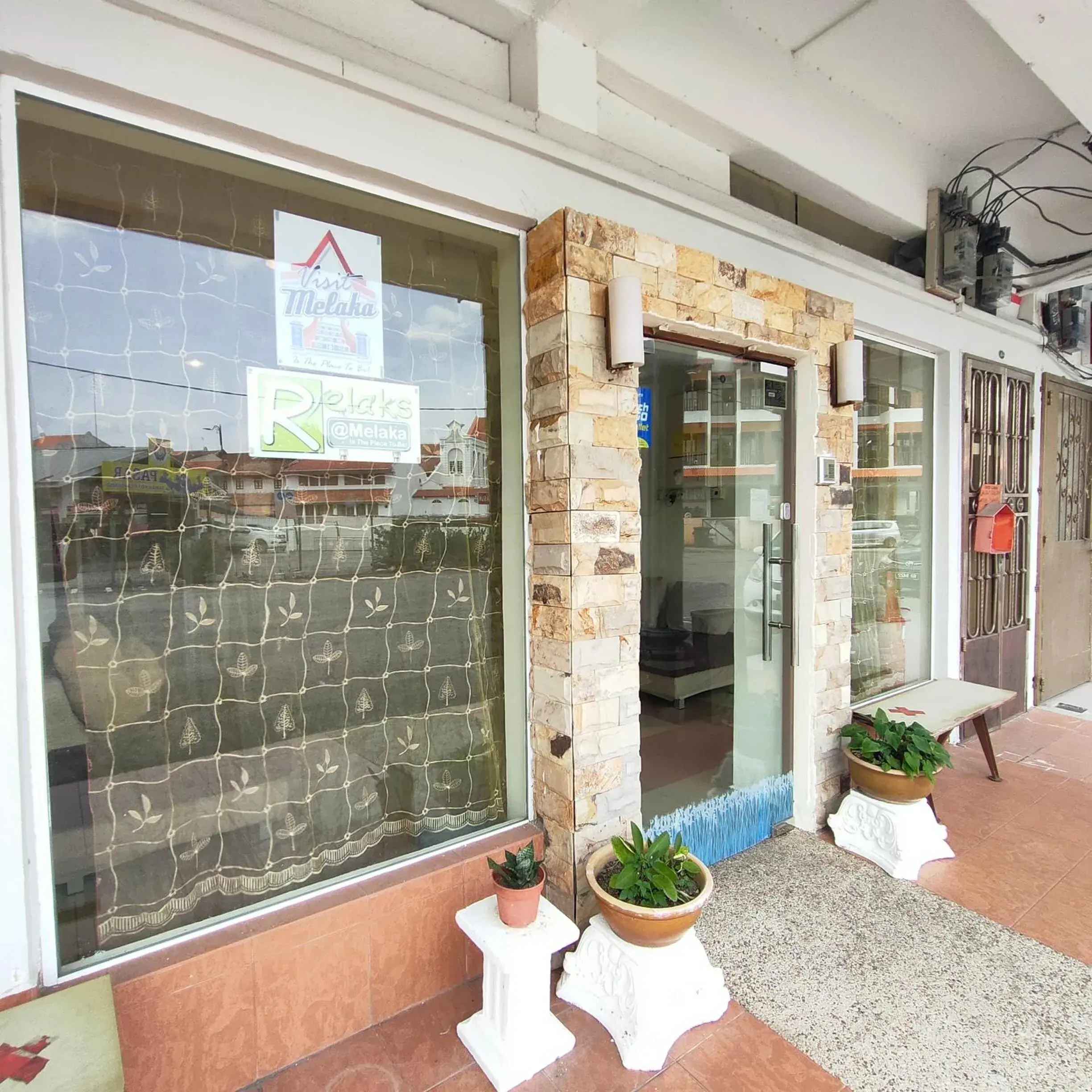 Facade/entrance in Kota Lodge Guest House Facade/entrance in Kota Lodge Guest House