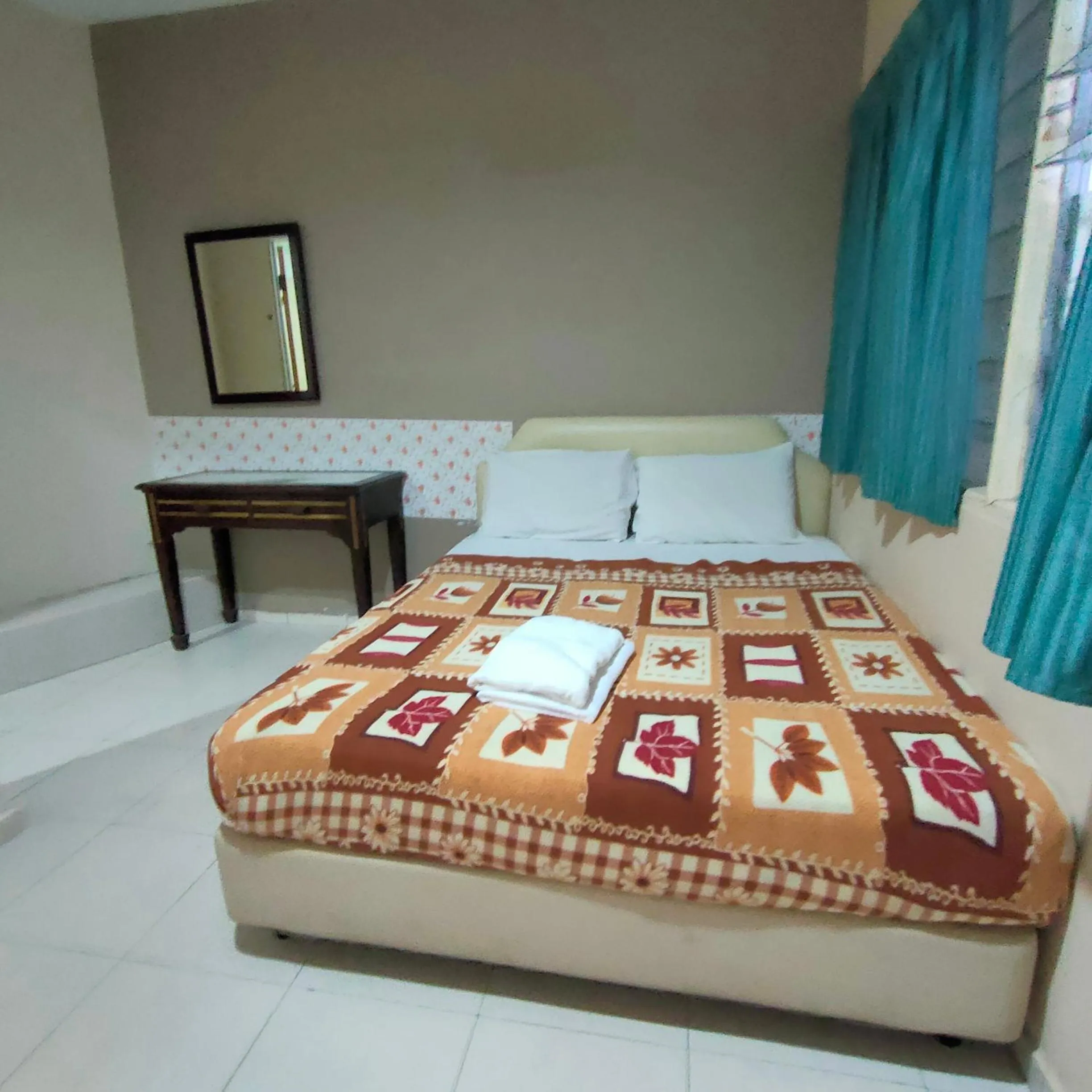 Bedroom, Bed in Kota Lodge Guest House