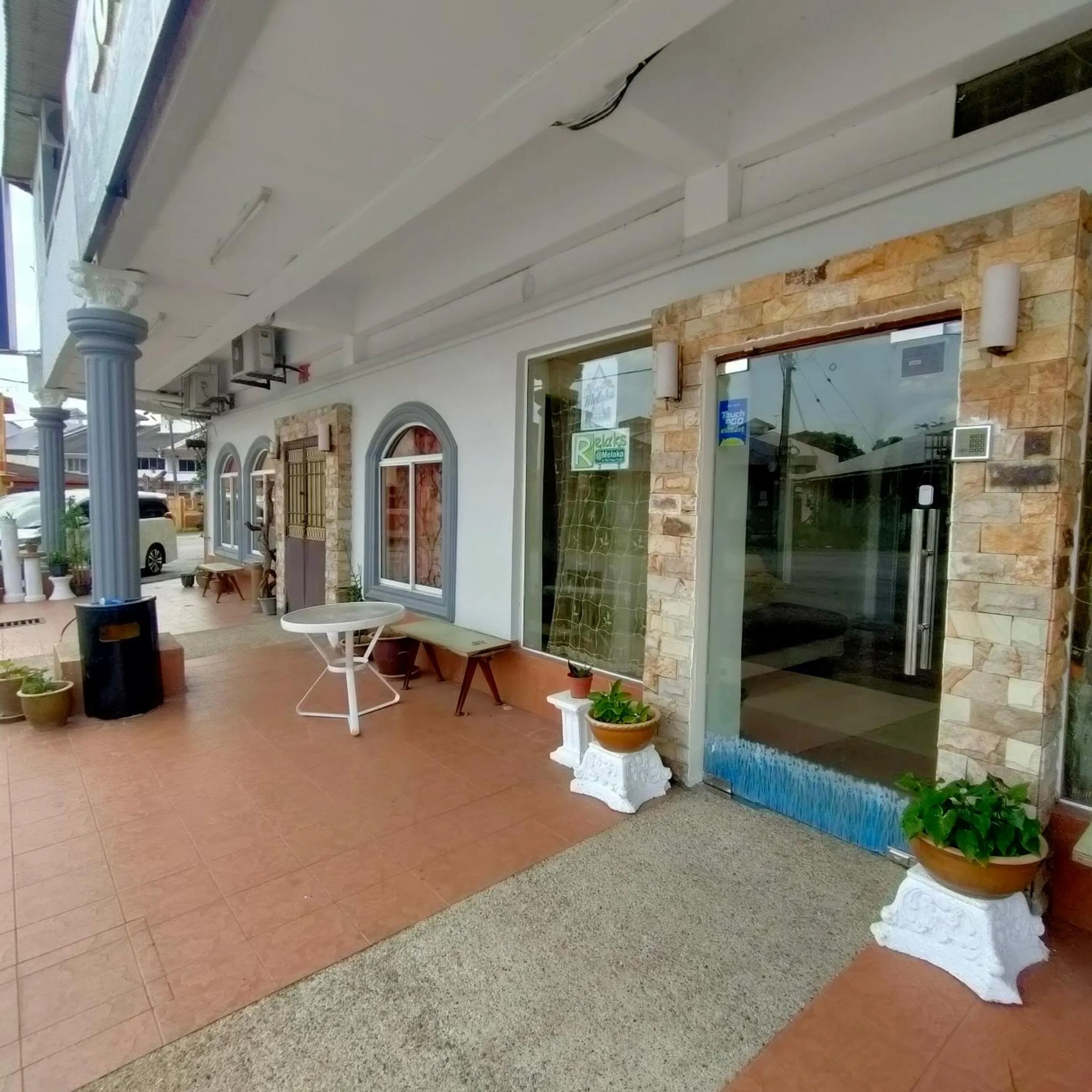 Facade/entrance in Kota Lodge Guest House