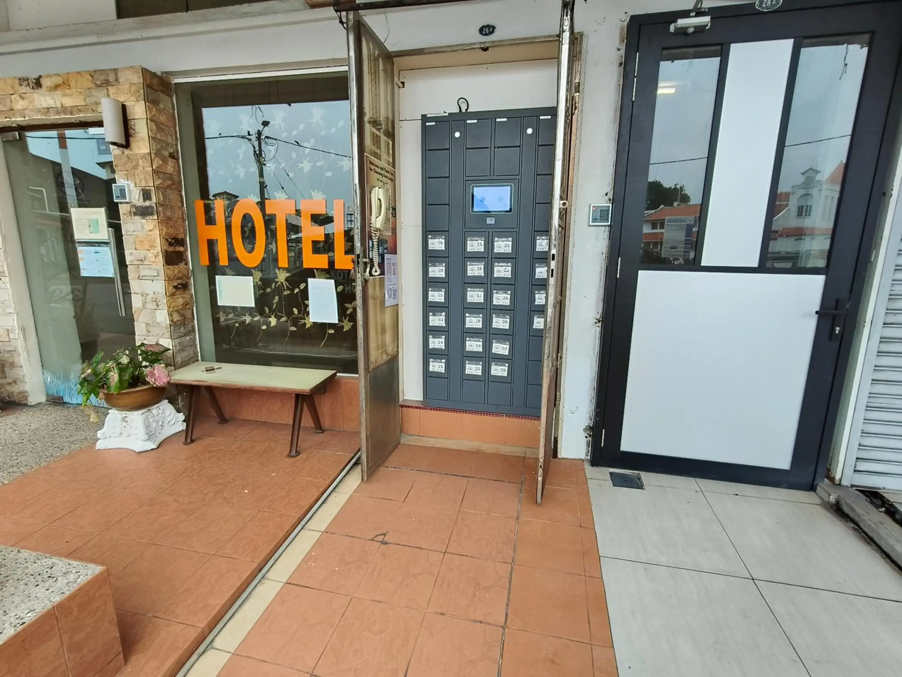 Property building in Kota Lodge Guest House Property building in Kota Lodge Guest House