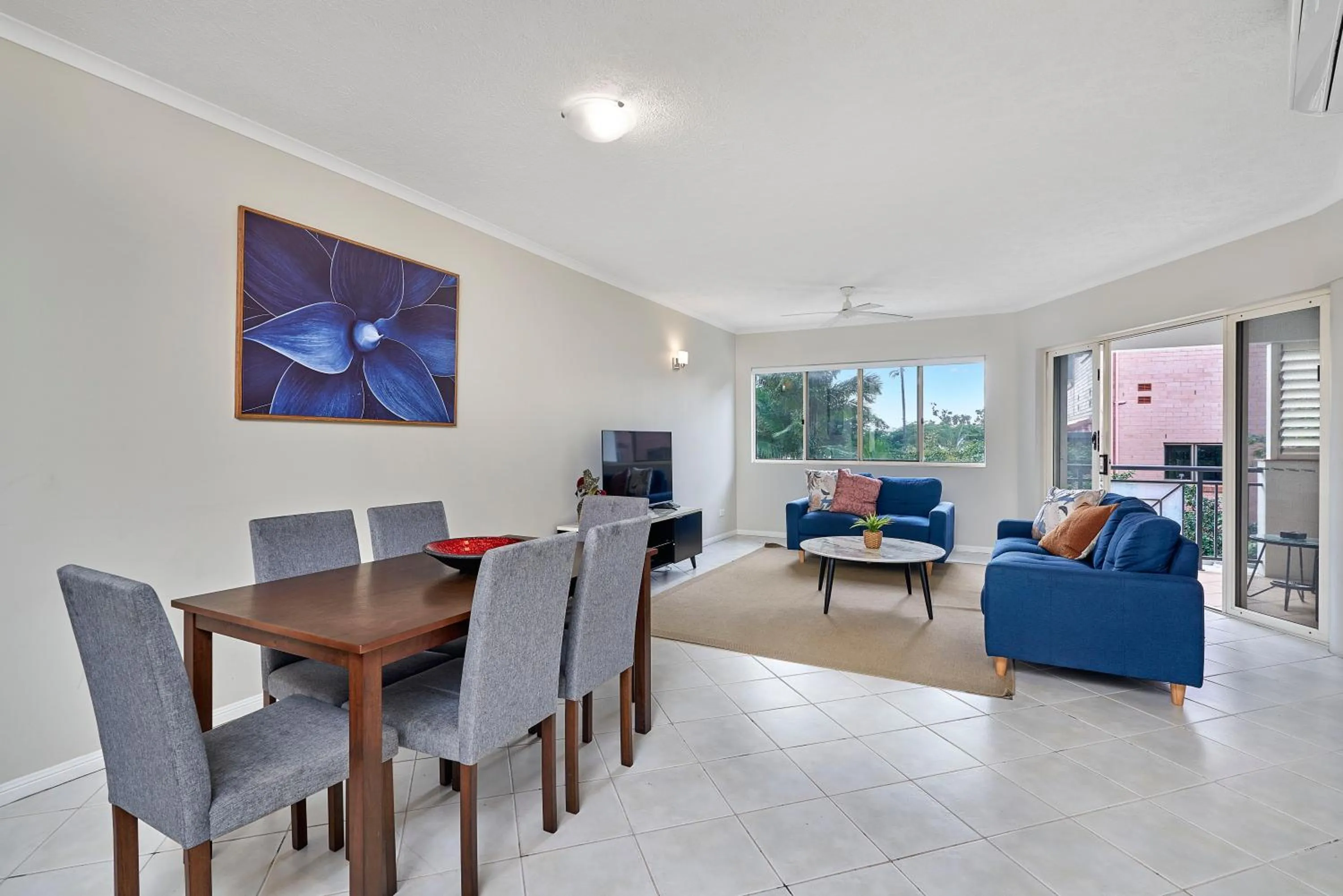 Living room in North Cove Waterfront Suites