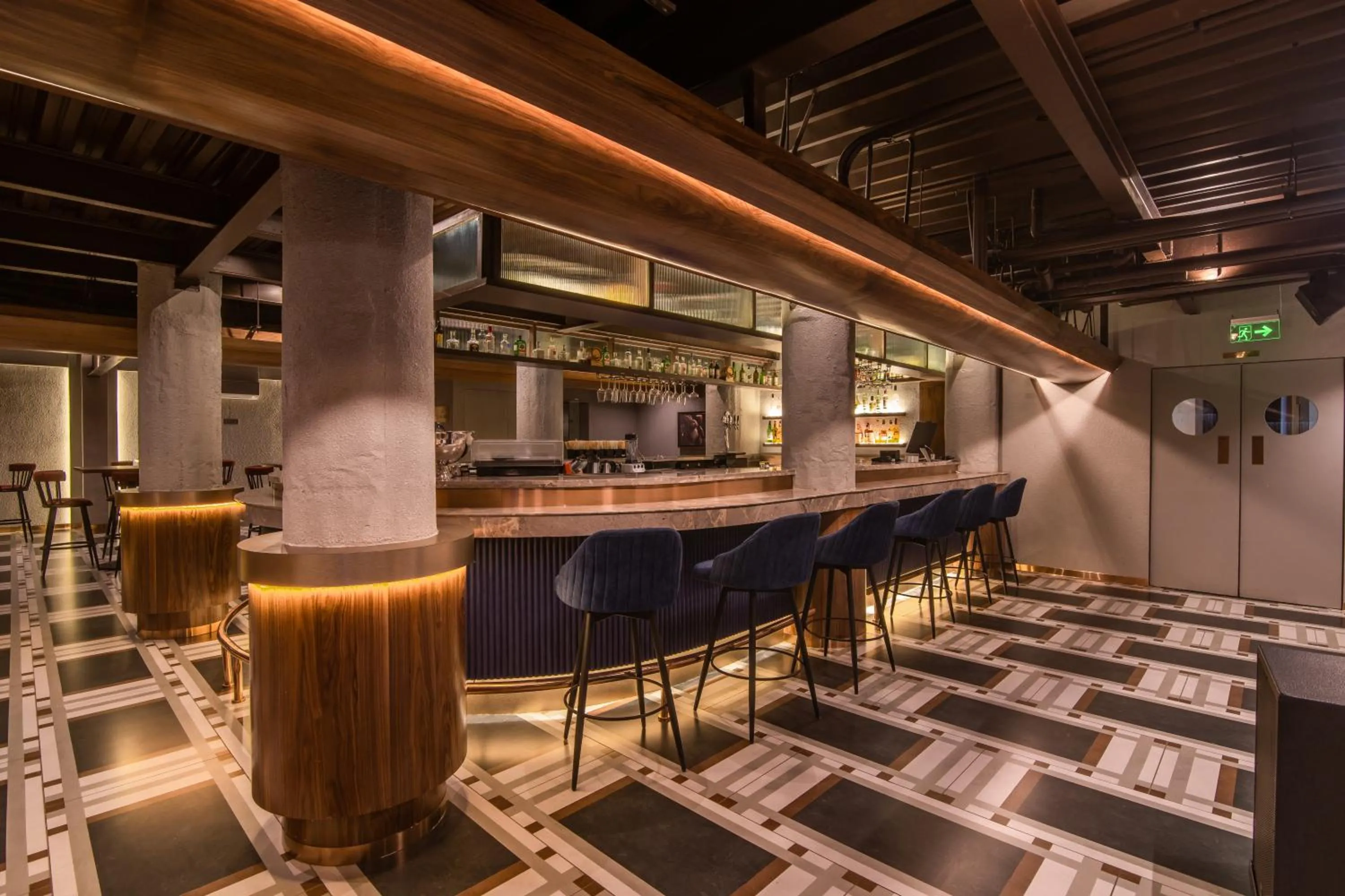 Lounge or bar in 37th Crescent Hotel Bengaluru