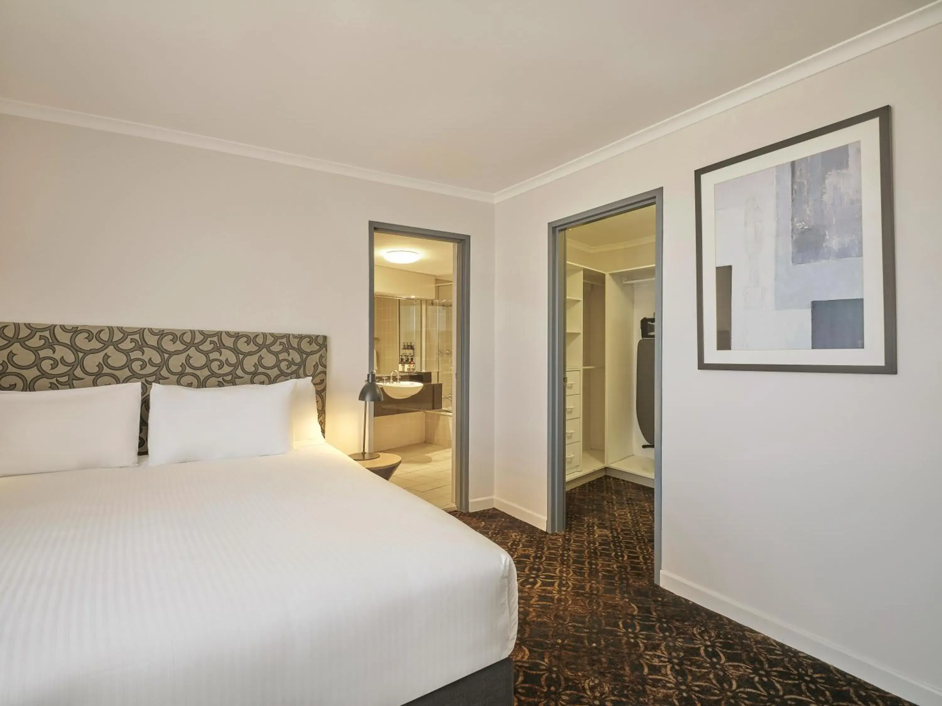 Bedroom, Bed in Rendezvous Hotel Sydney The Rocks Bedroom, Bed in Rendezvous Hotel Sydney The Rocks