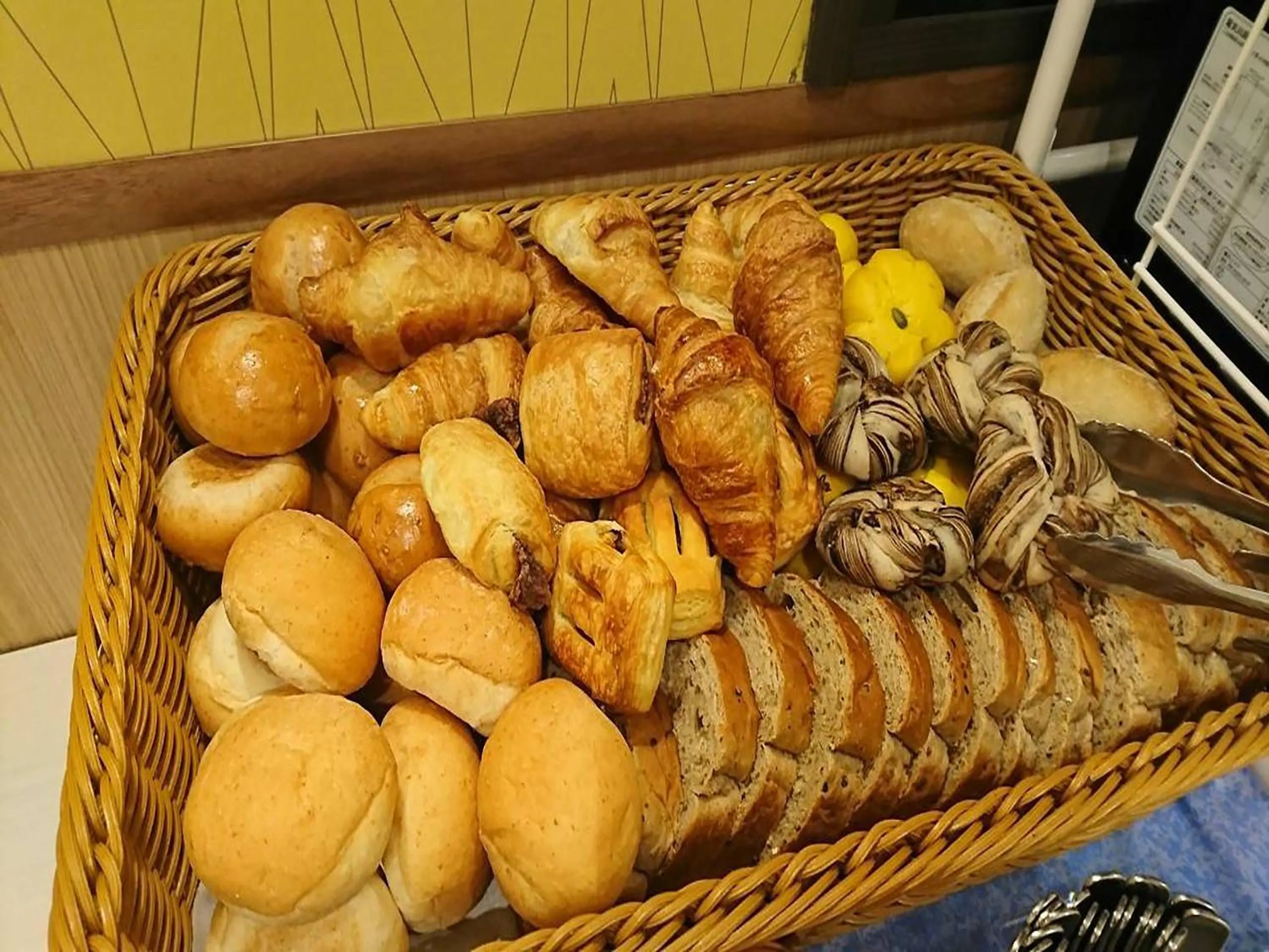 Restaurant/places to eat in Hotel Kuretakeso Hiroshima Otemachi