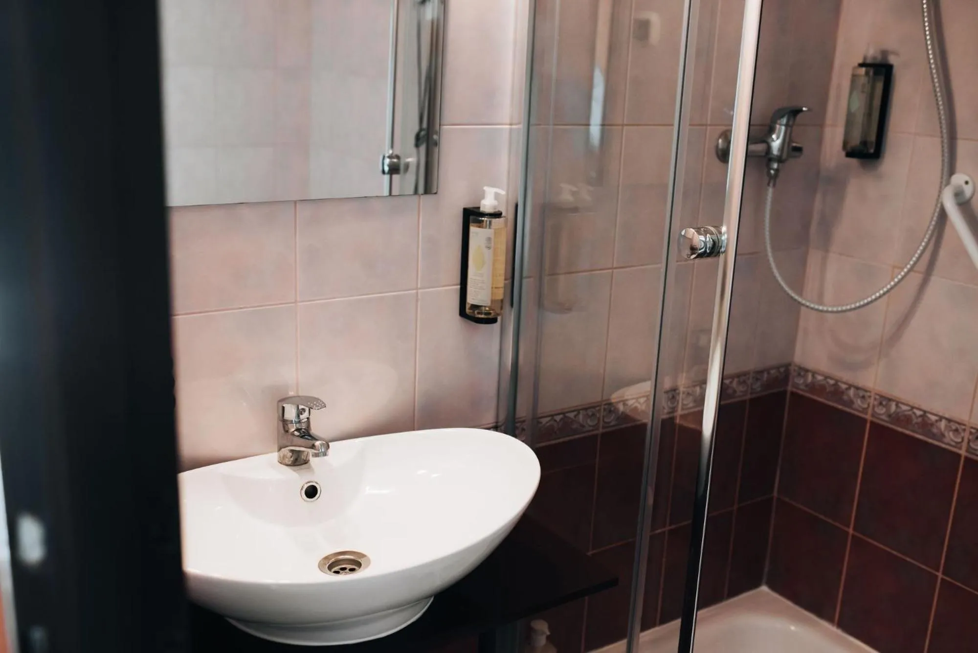 Shower in Hotel Kliper