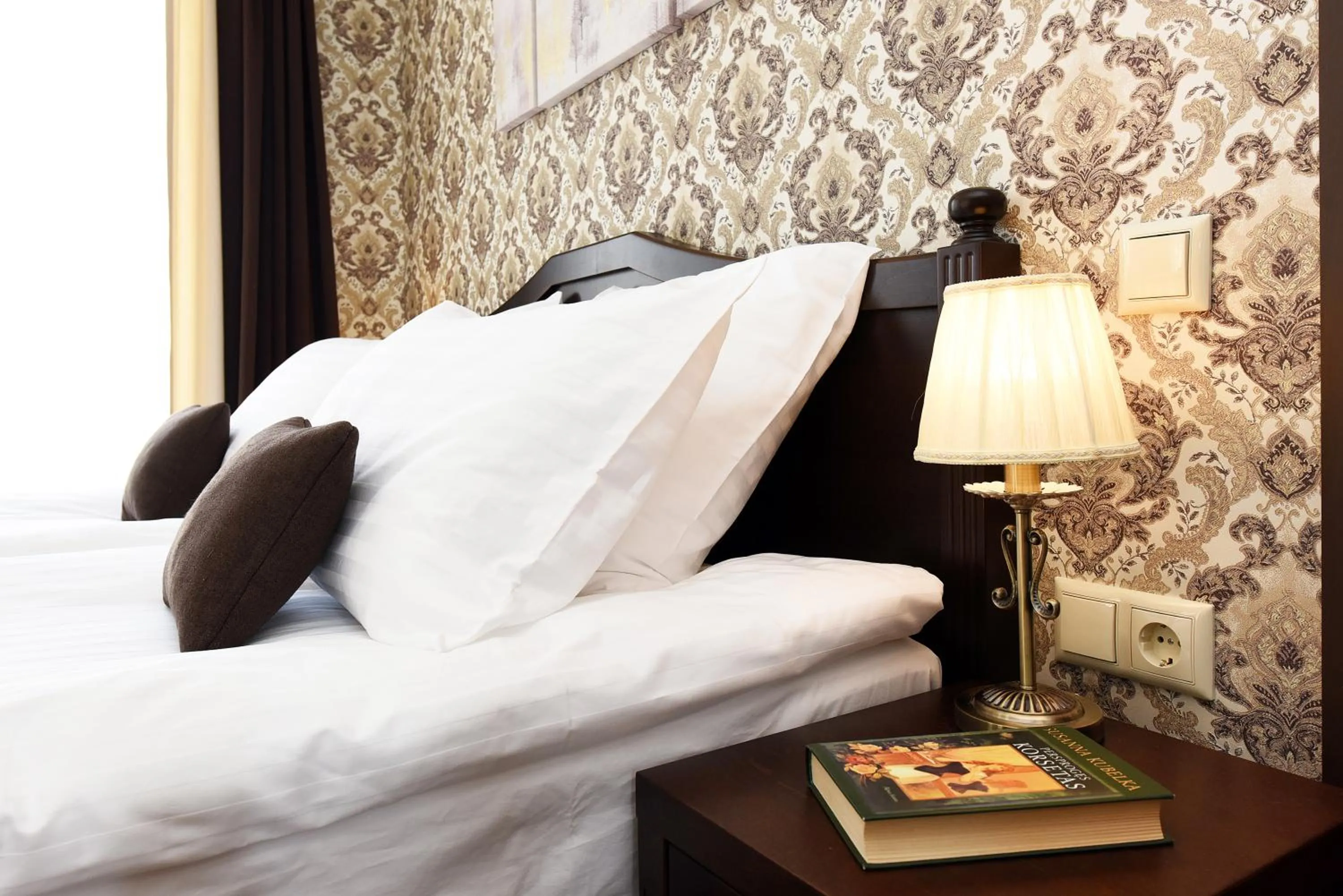 Bed in KEY for REST