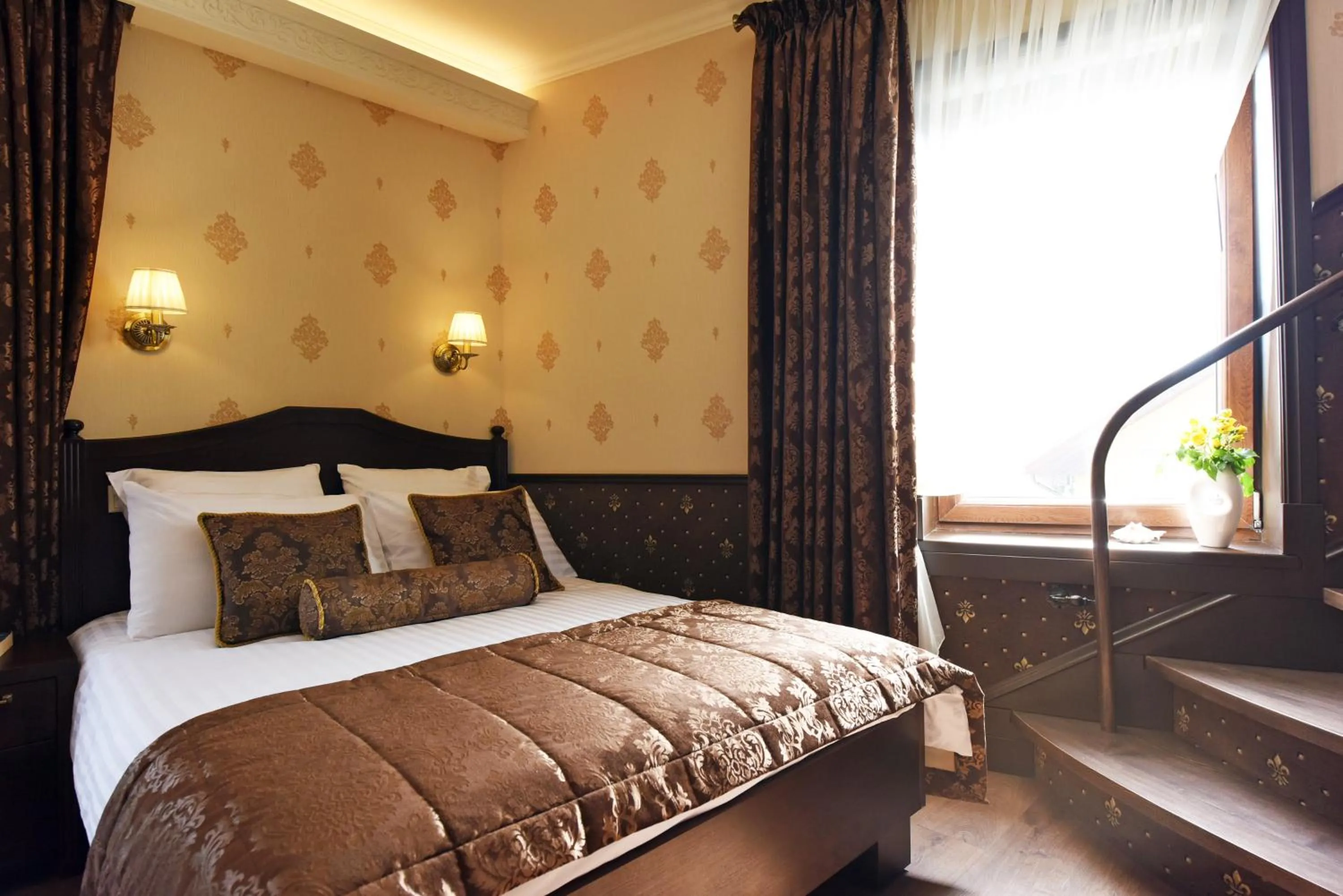 Bed in KEY for REST
