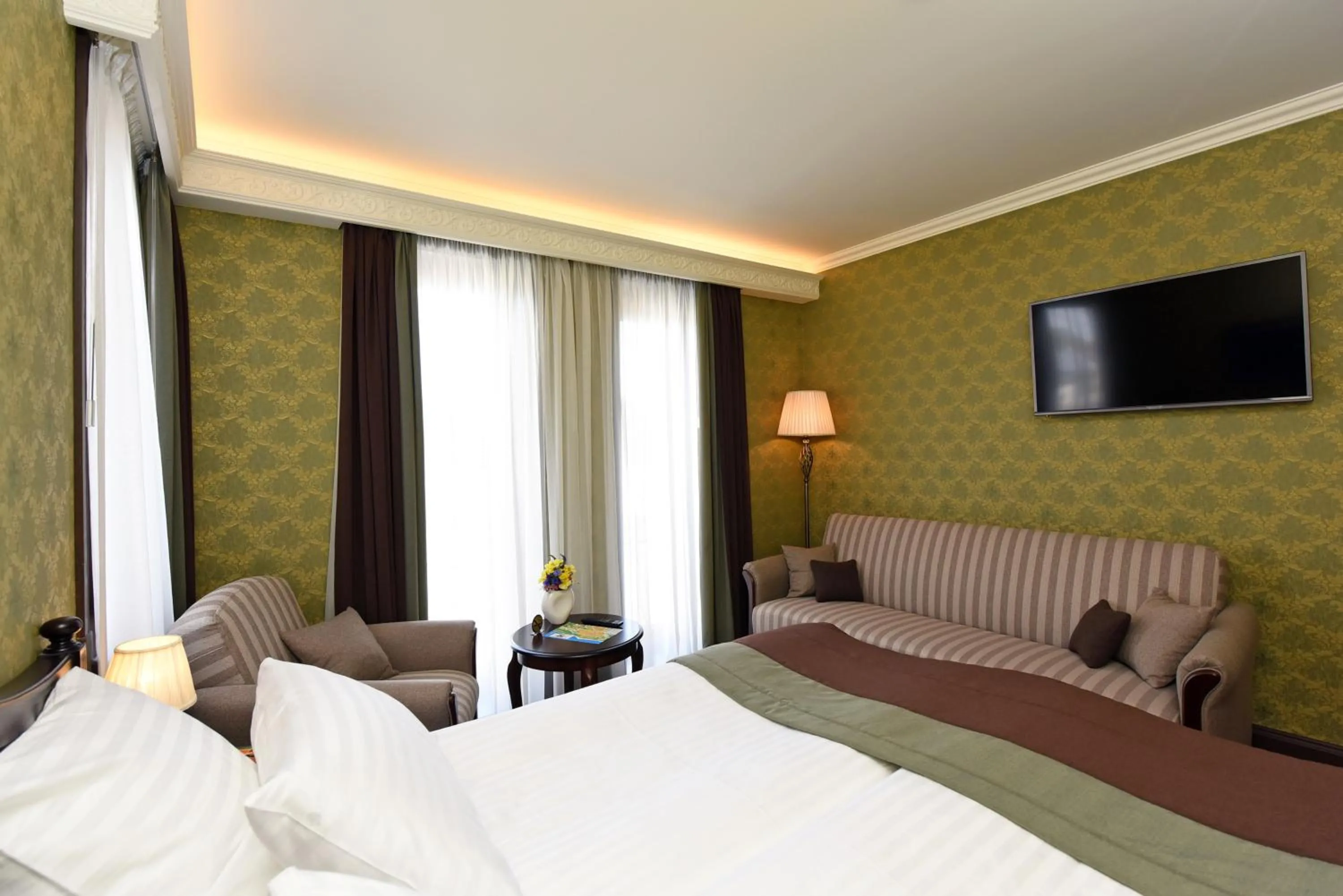 Bed in KEY for REST