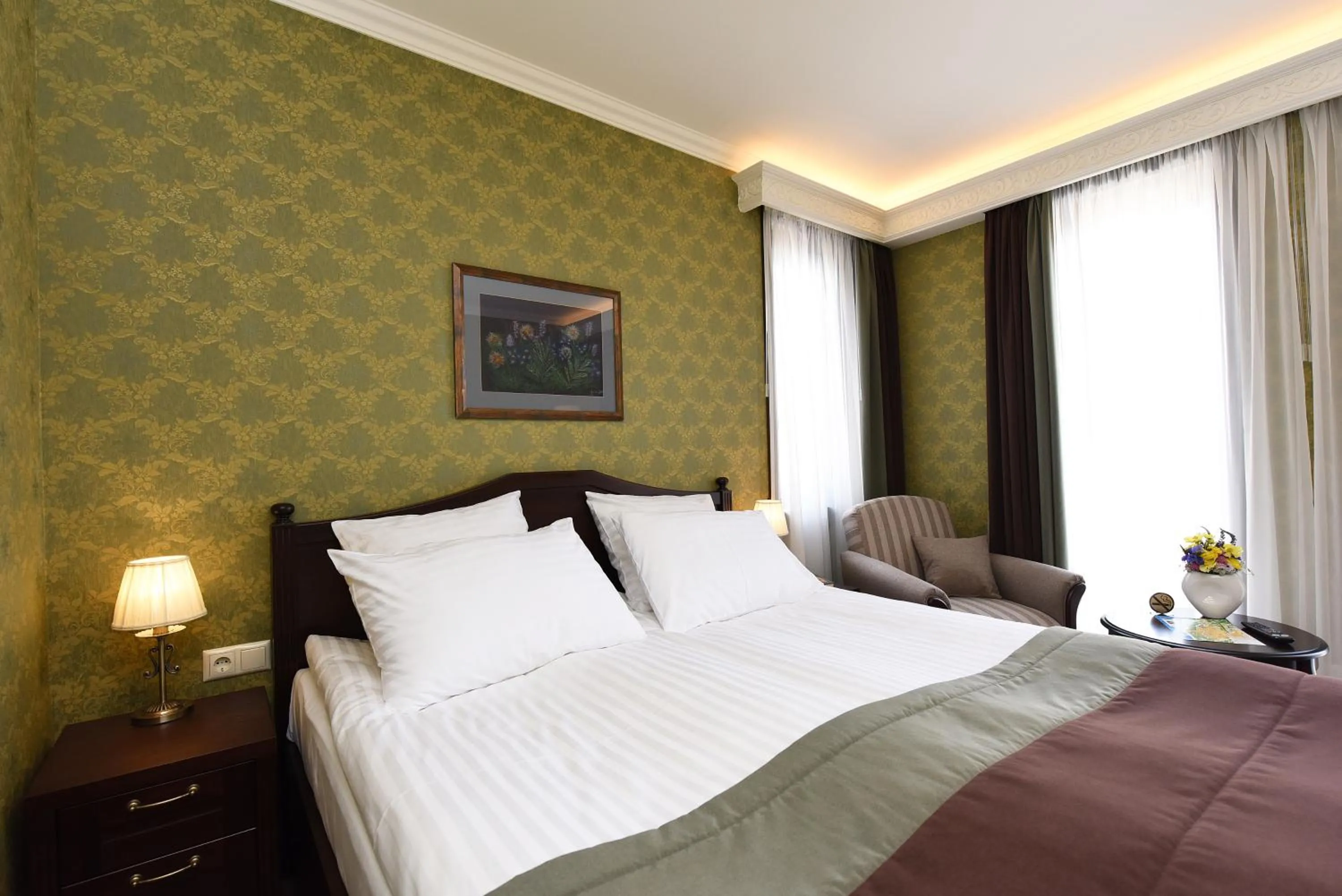 Bed in KEY for REST