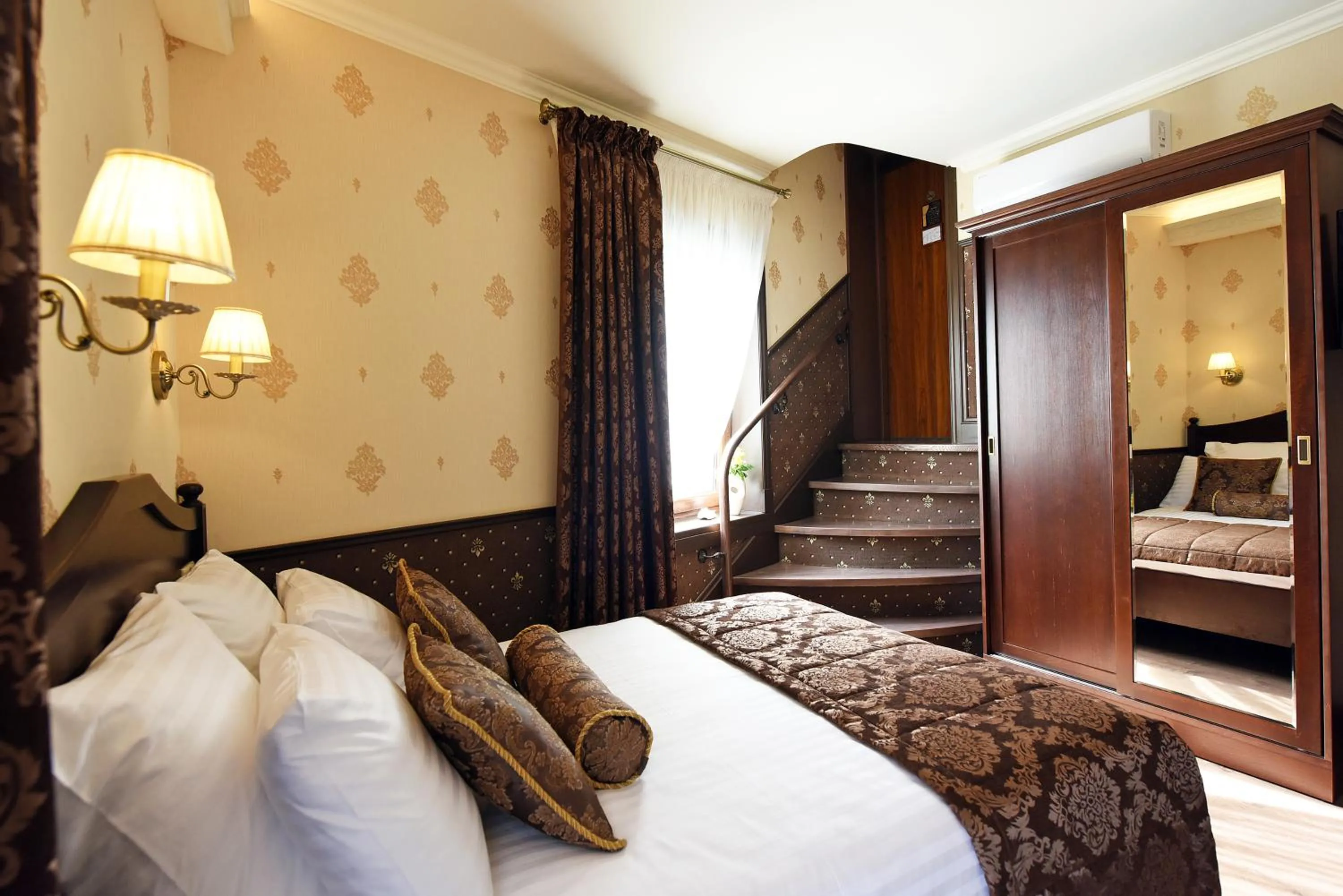 Bed in KEY for REST