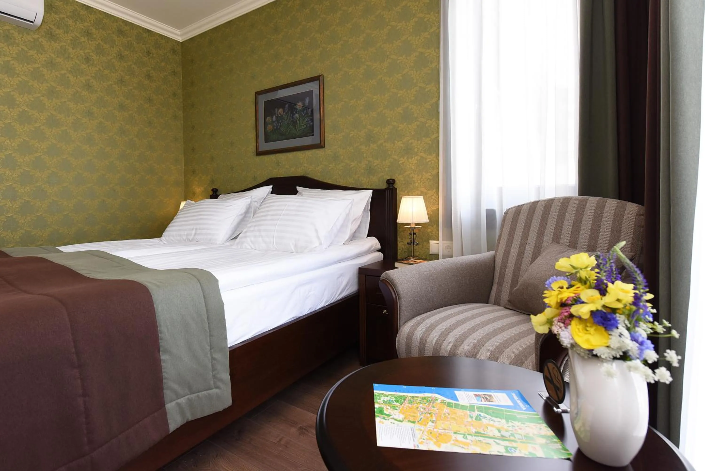 Bed in KEY for REST