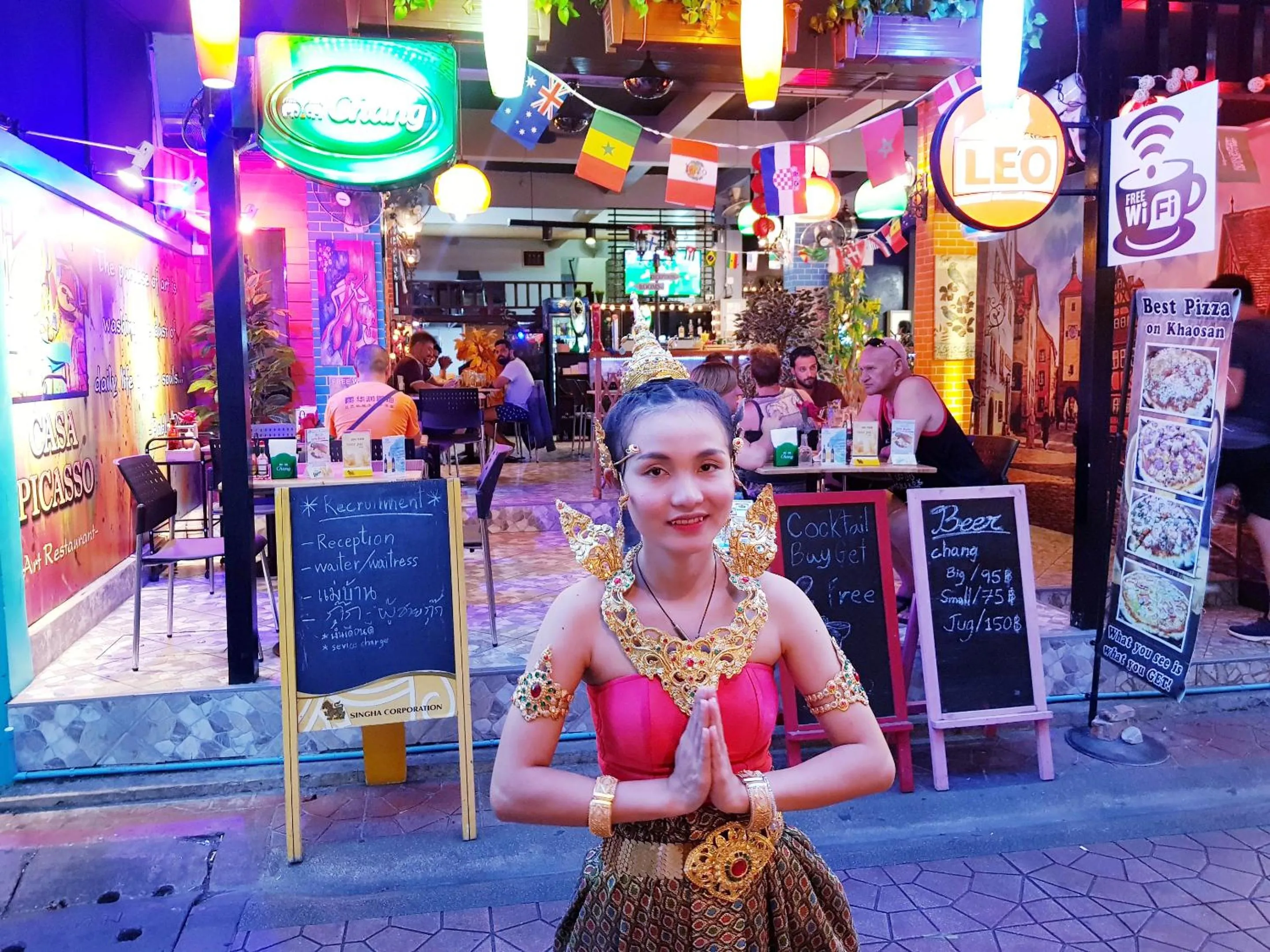 Restaurant/places to eat in Casa Picasso Near Chabad House