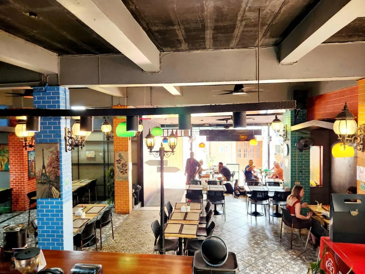 Restaurant/places to eat in Casa Picasso Near Chabad House