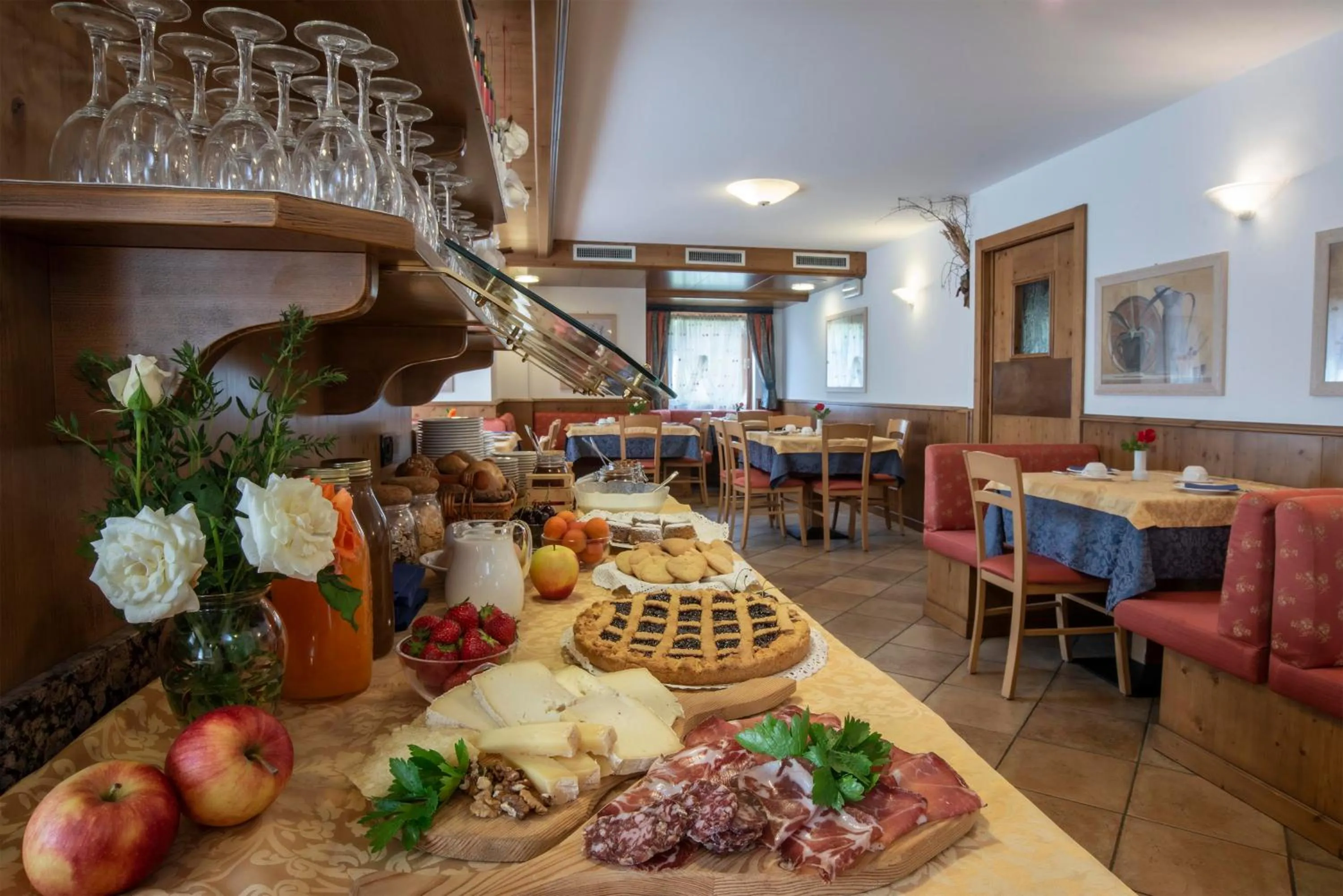 Restaurant/places to eat in Hotel Chalet Genziana
