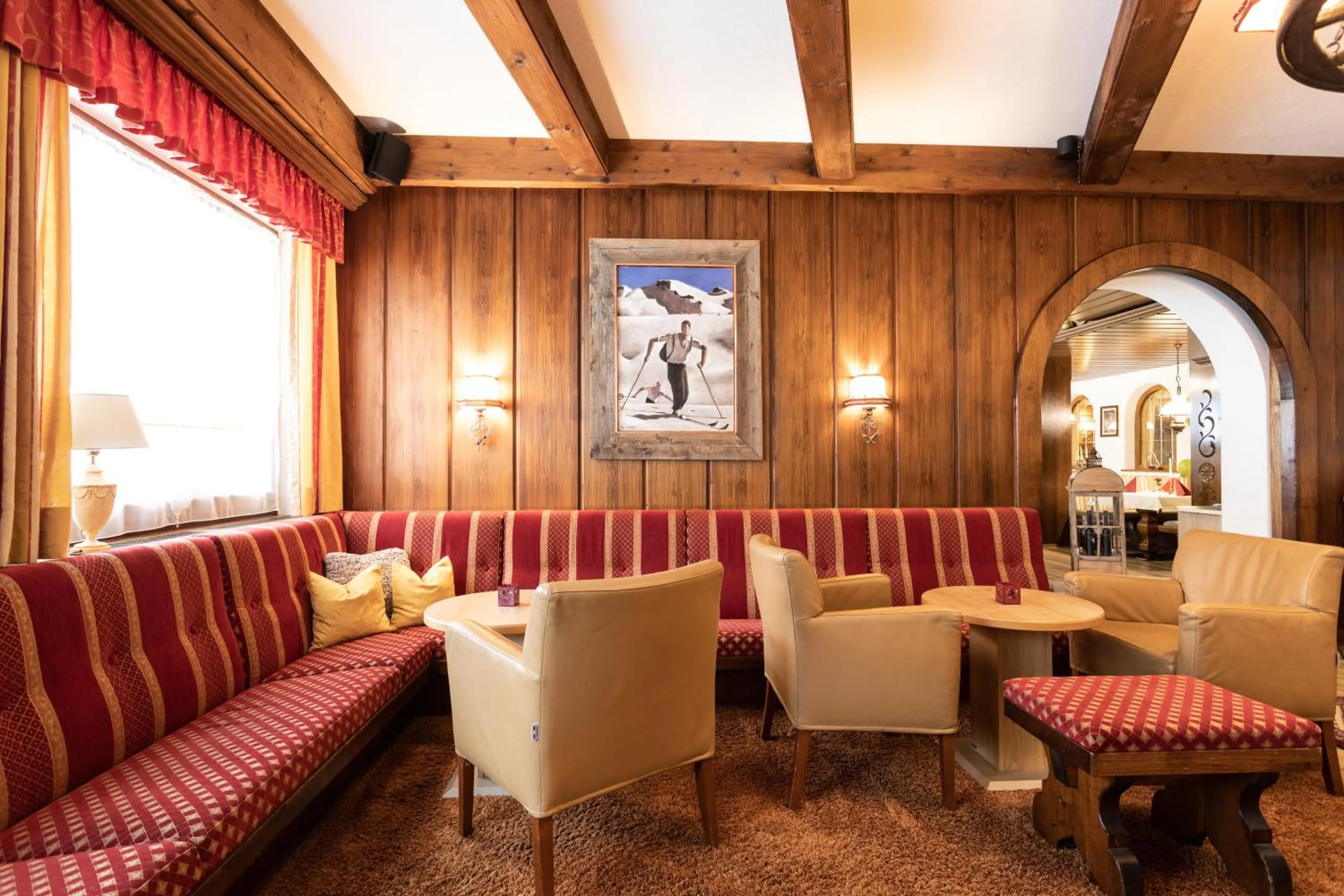 Lounge or bar in Hotel Alpina Superior