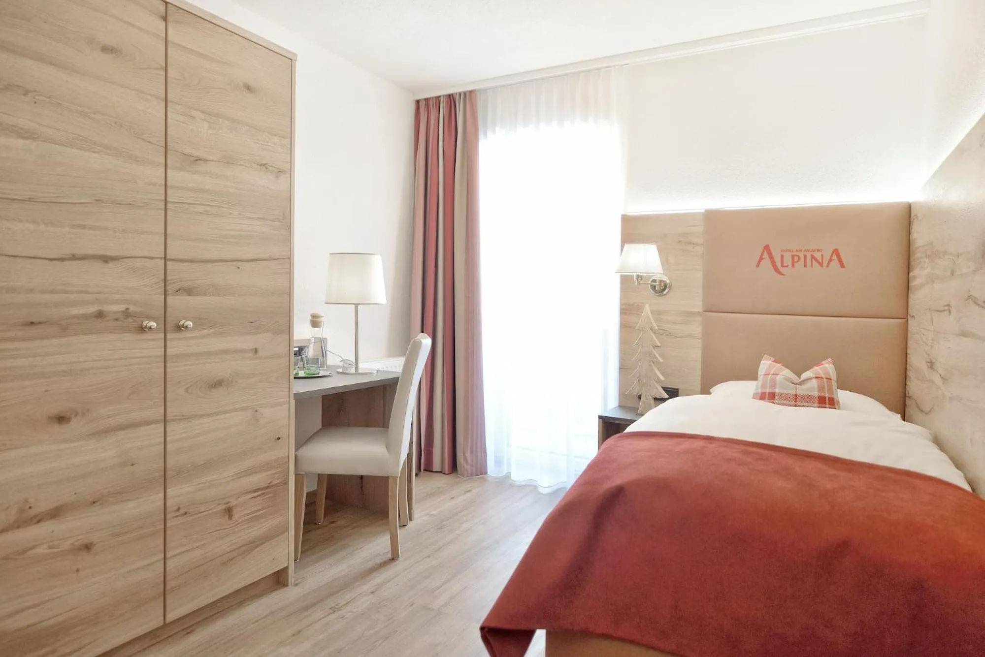 Bed in Hotel Alpina Superior