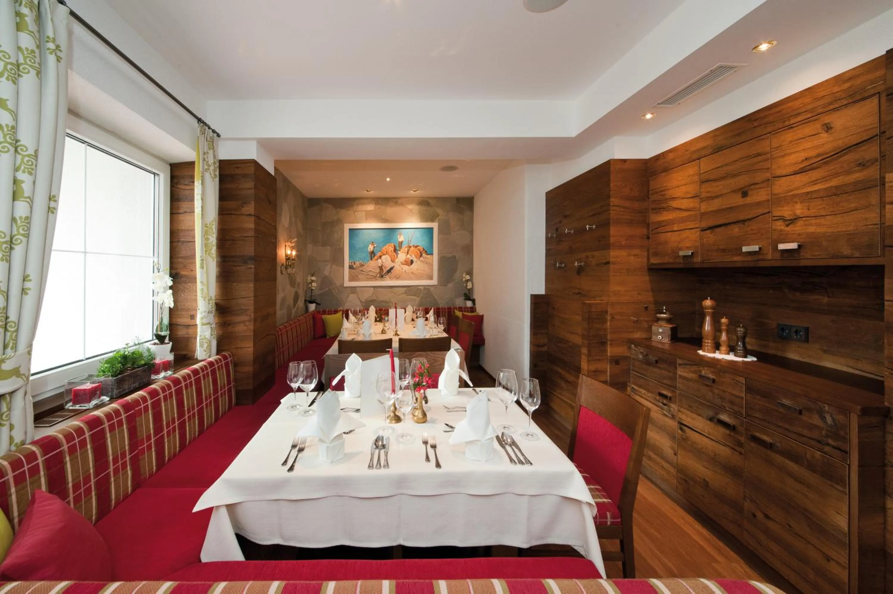 Restaurant/places to eat, Bed in Hotel Pettneuerhof