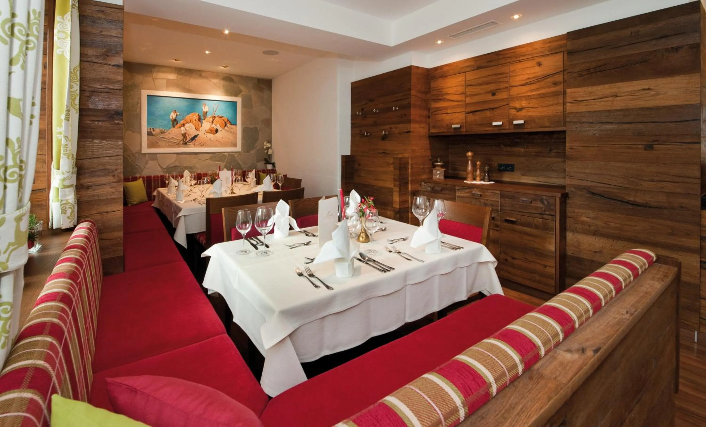 Restaurant/places to eat in Hotel Pettneuerhof