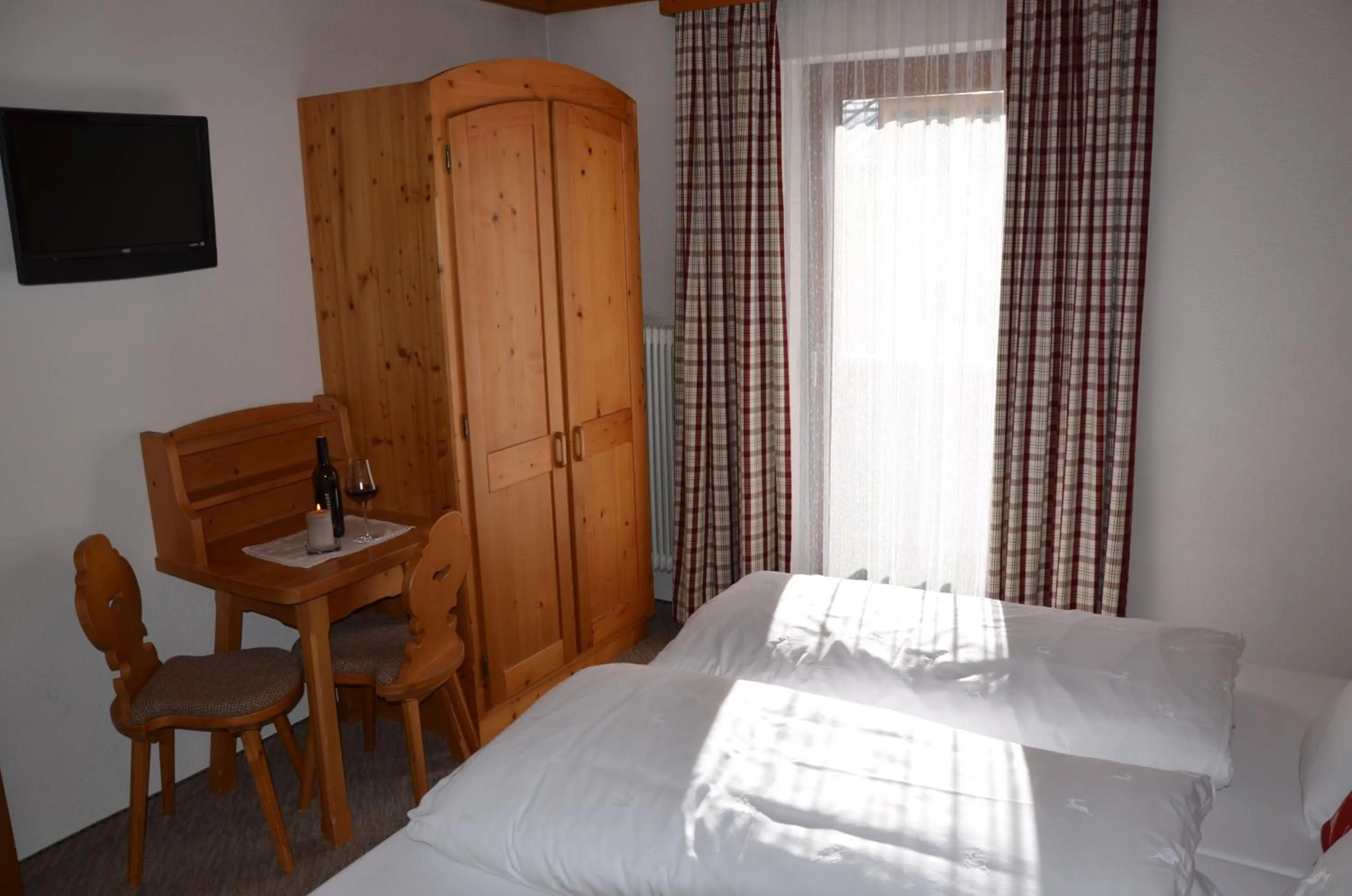 Bed in Hotel Pettneuerhof