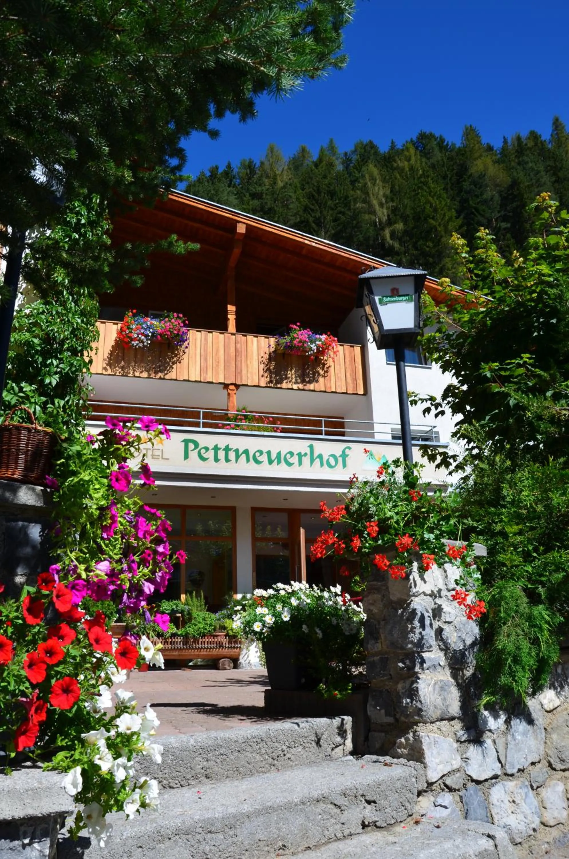 Property building in Hotel Pettneuerhof