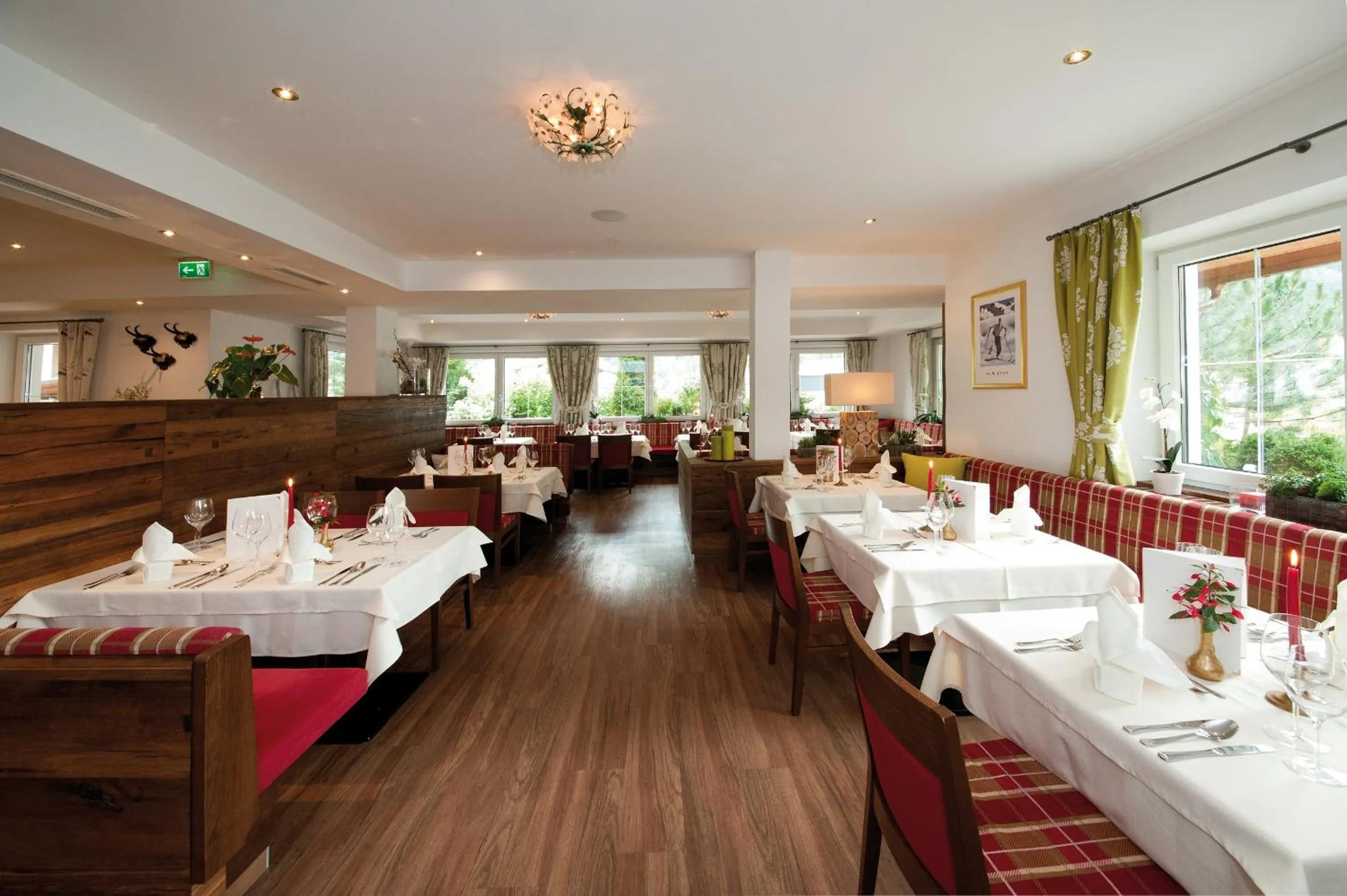 Restaurant/places to eat in Hotel Pettneuerhof