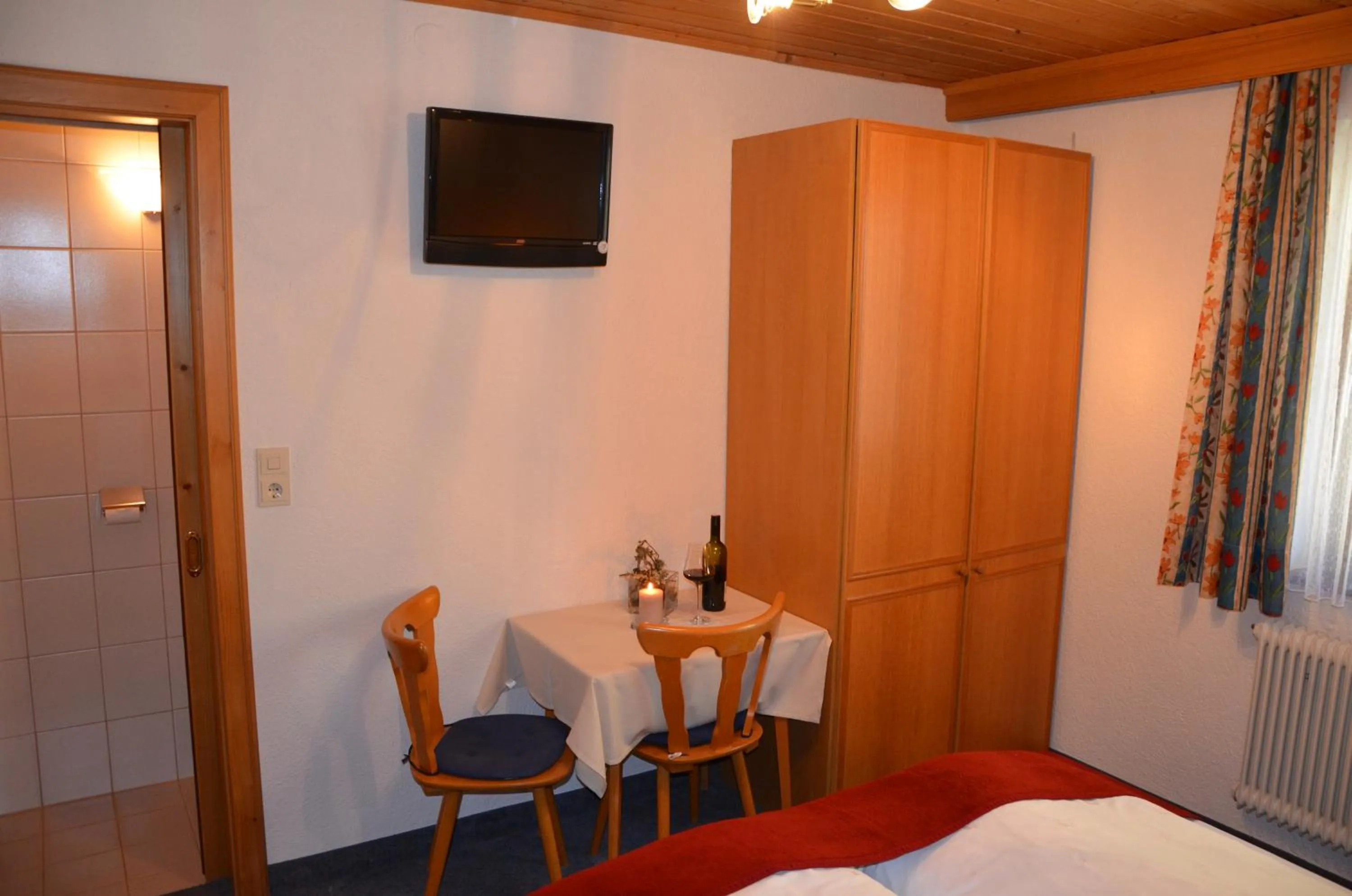 Bed in Hotel Pettneuerhof