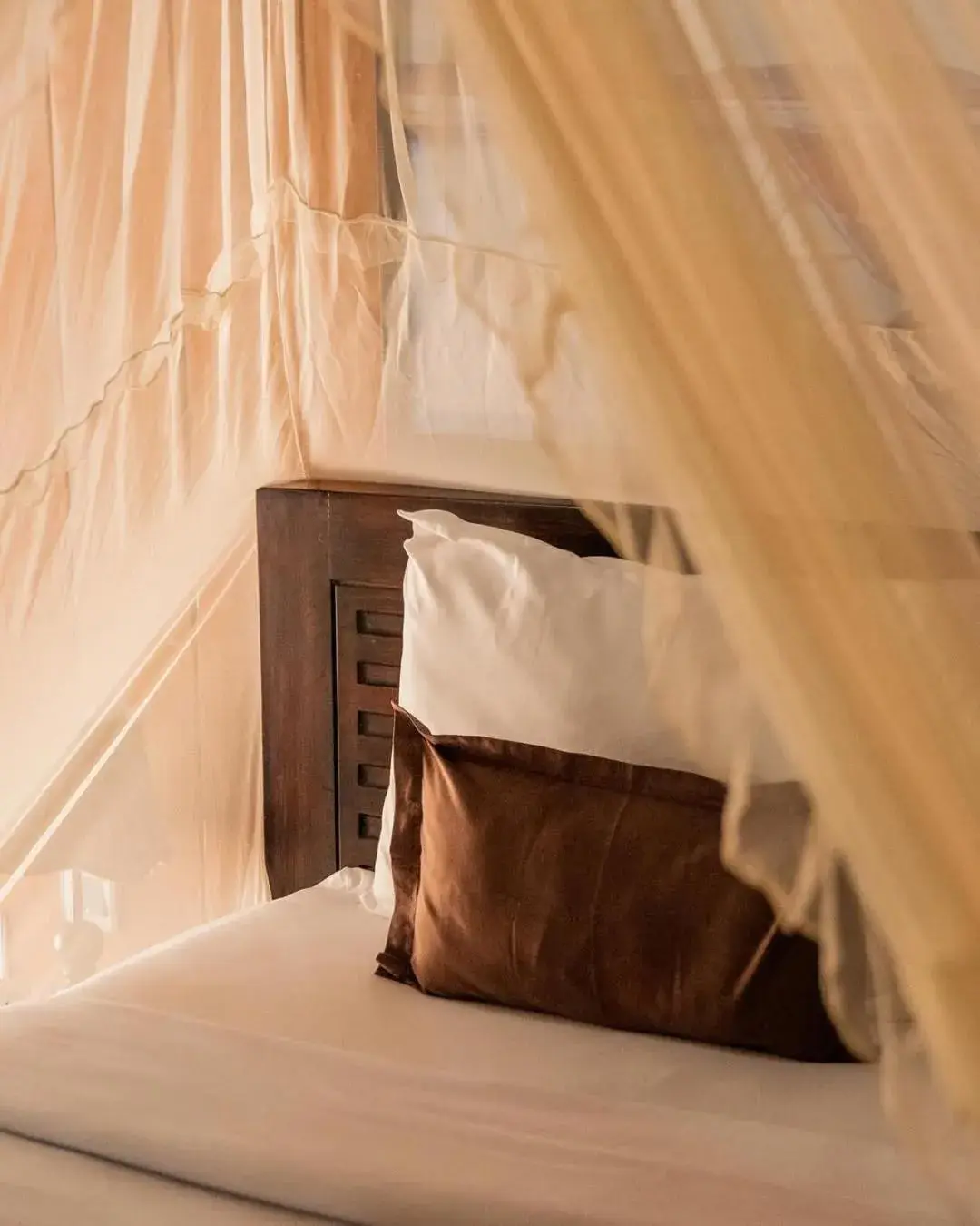 Property building, Bed in Yoki's Bungalows Property building, Bed in Yoki's Bungalows