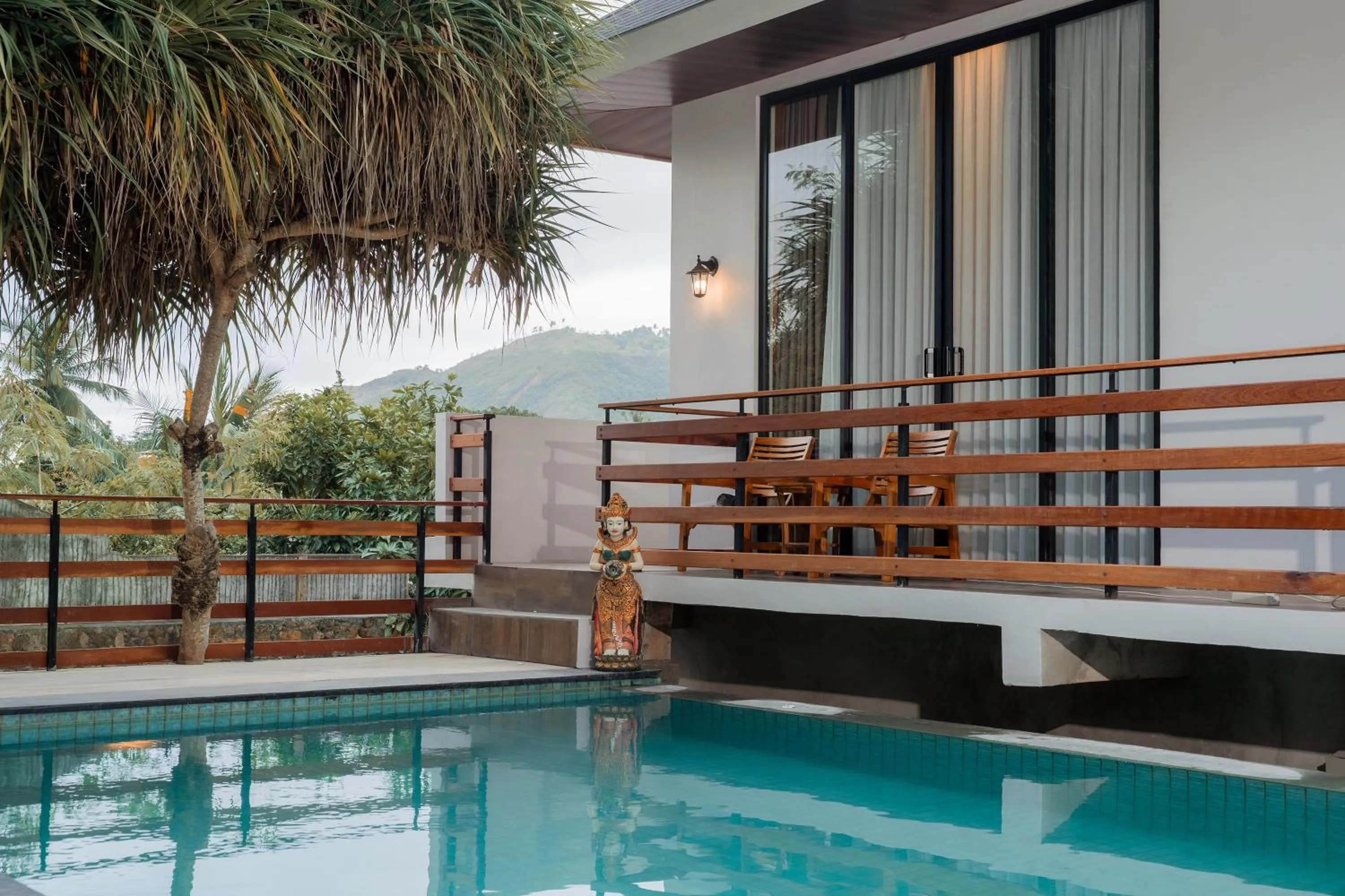 Swimming pool in Yoki's Bungalows