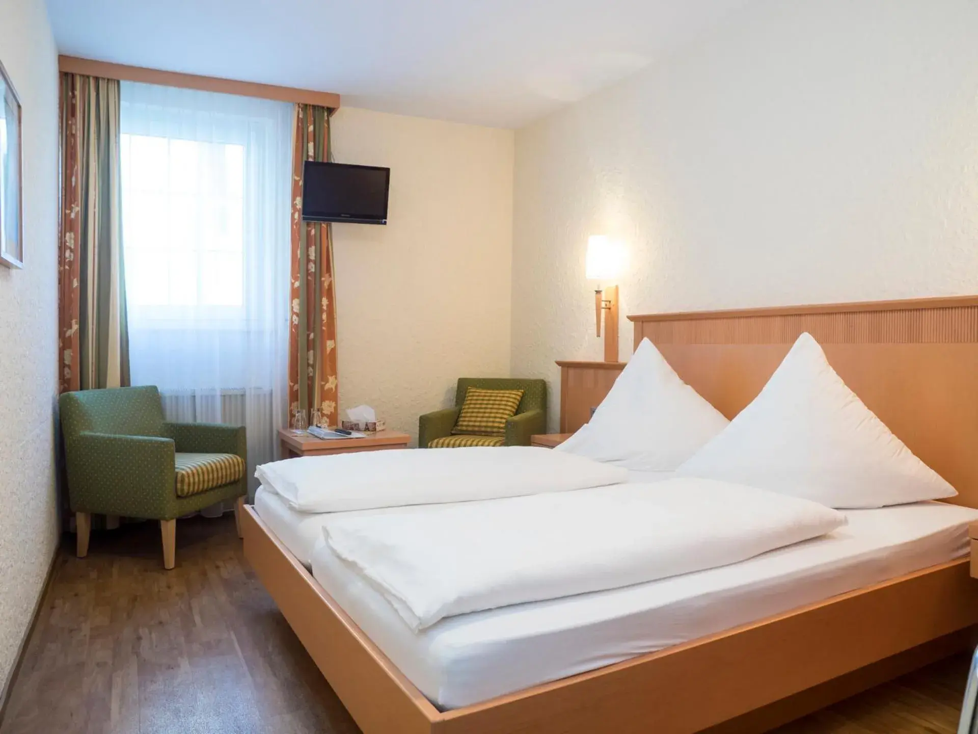 Double Room in Weingutshotel Piesporter Goldtröpfchen Double Room in Weingutshotel Piesporter Goldtröpfchen