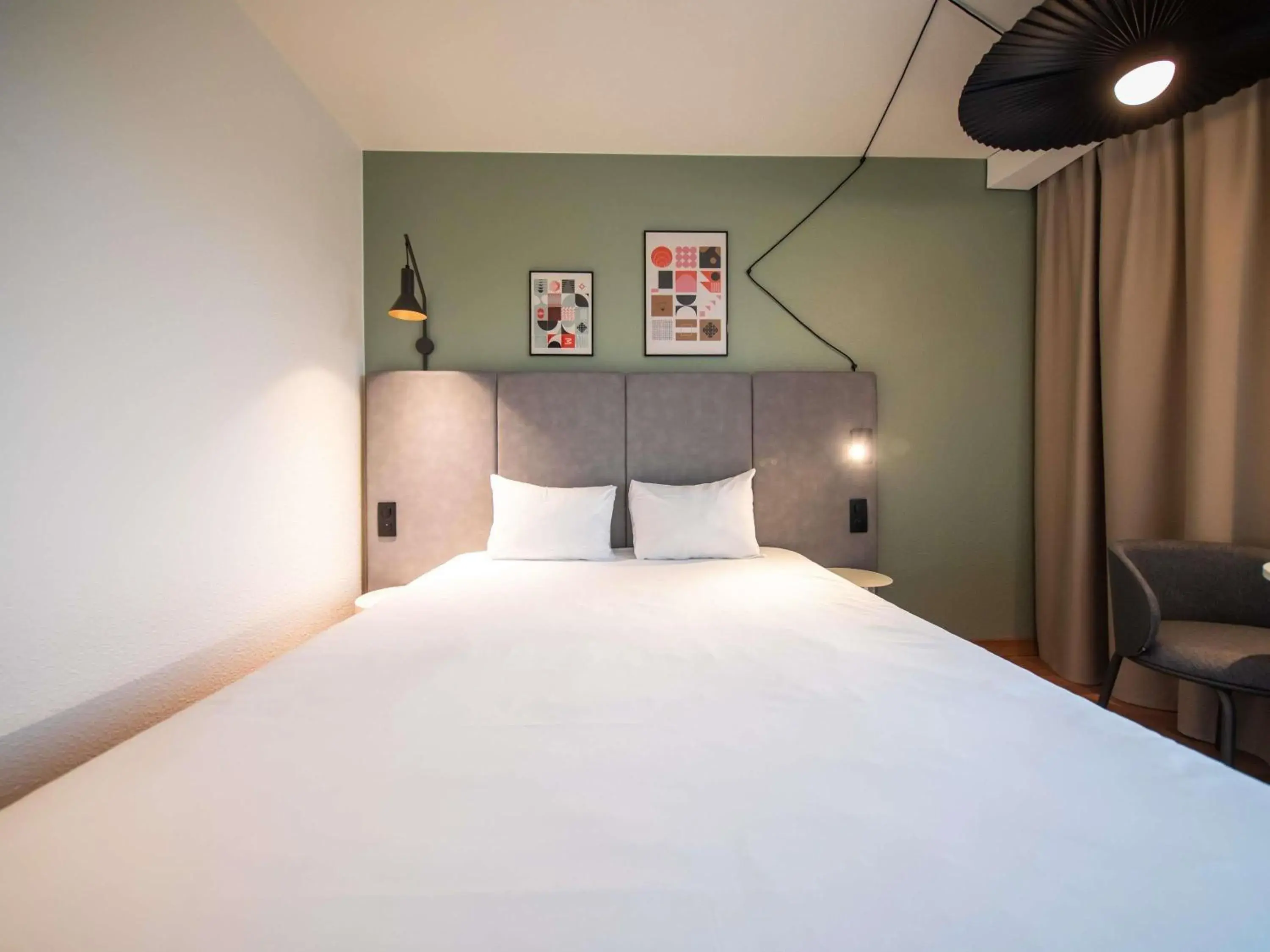 Bedroom, Bed in ibis Nogent Sur Marne RÉNOVÉ EN 2025 Bedroom, Bed in ibis Nogent Sur Marne RÉNOVÉ EN 2025