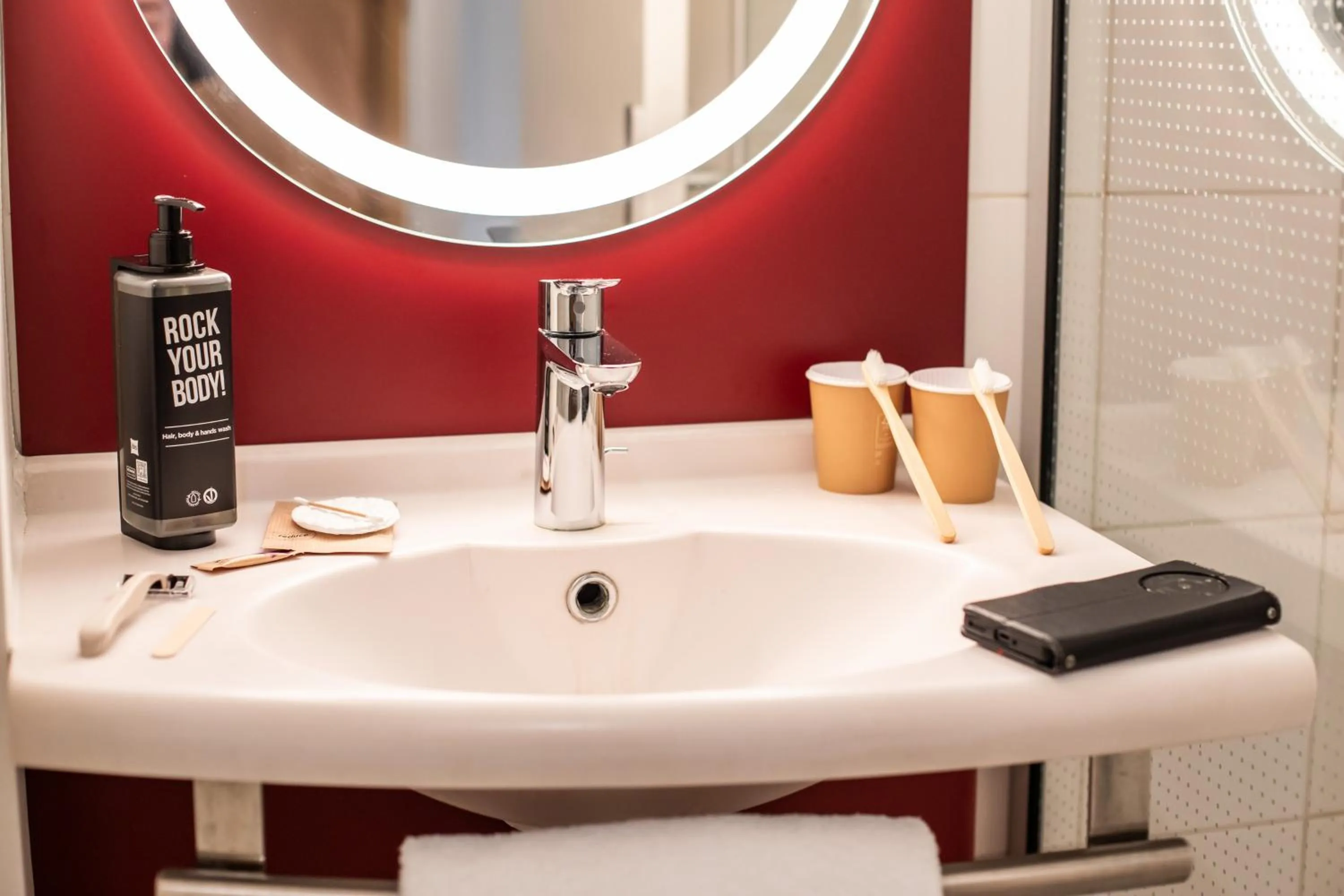 Bathroom in ibis Nogent Sur Marne RÉNOVÉ EN 2025