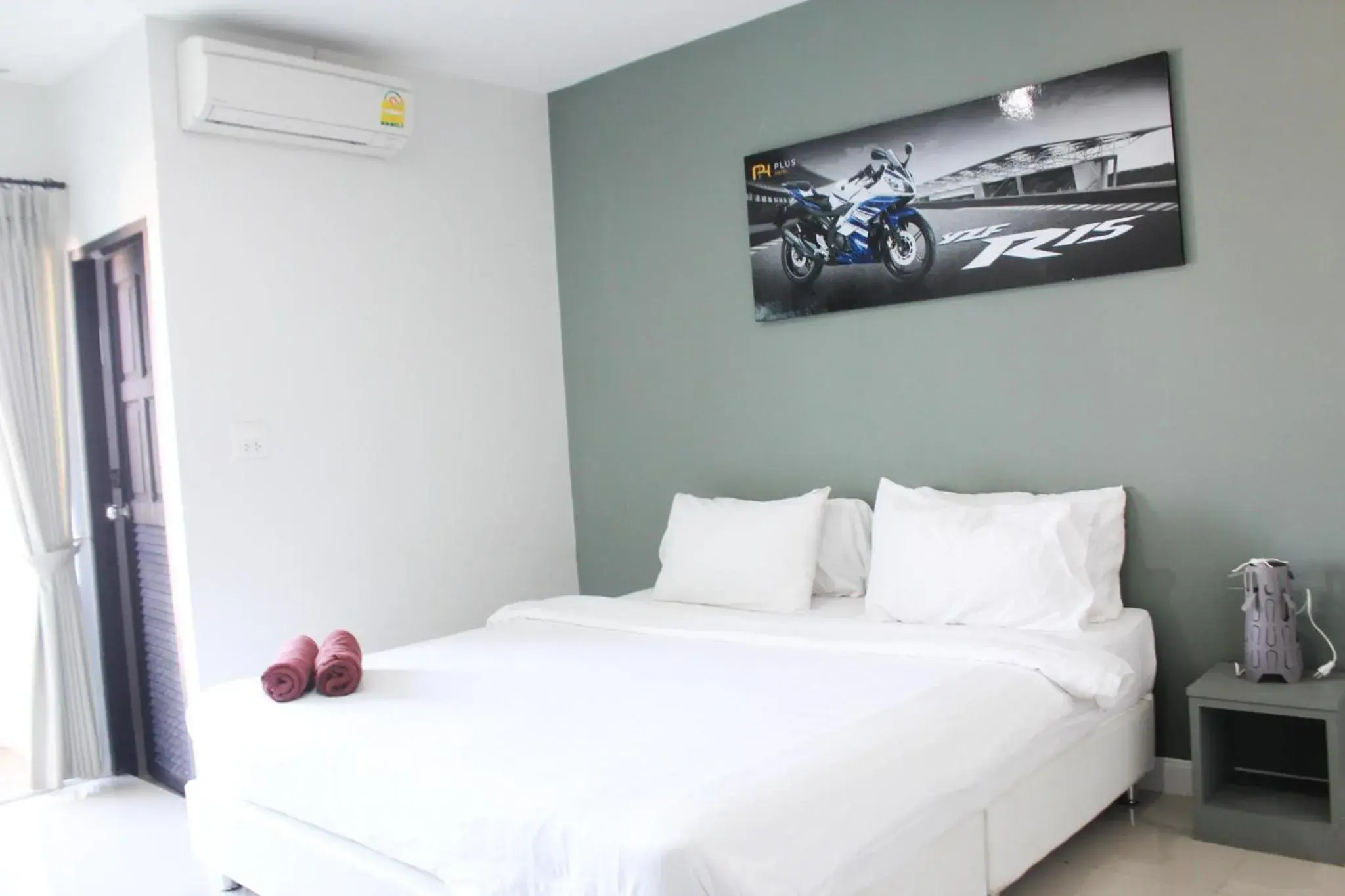 Bed in Plus Hotel Bed in Plus Hotel