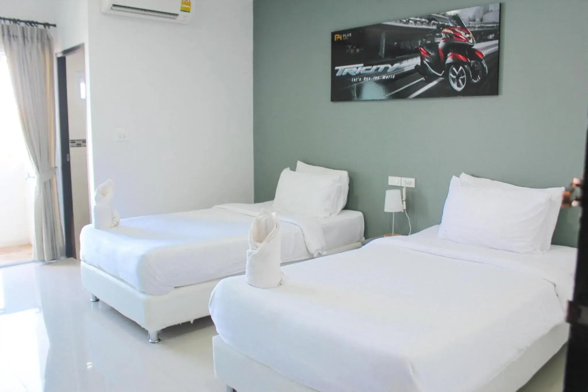 Bed in Plus Hotel Bed in Plus Hotel