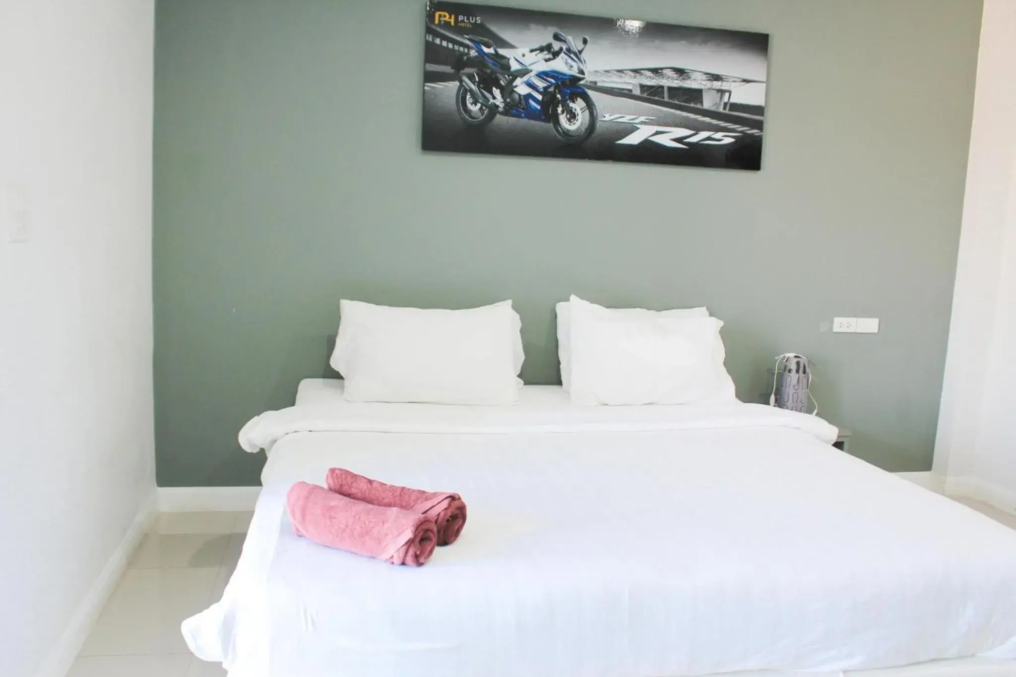 Bed in Plus Hotel Bed in Plus Hotel